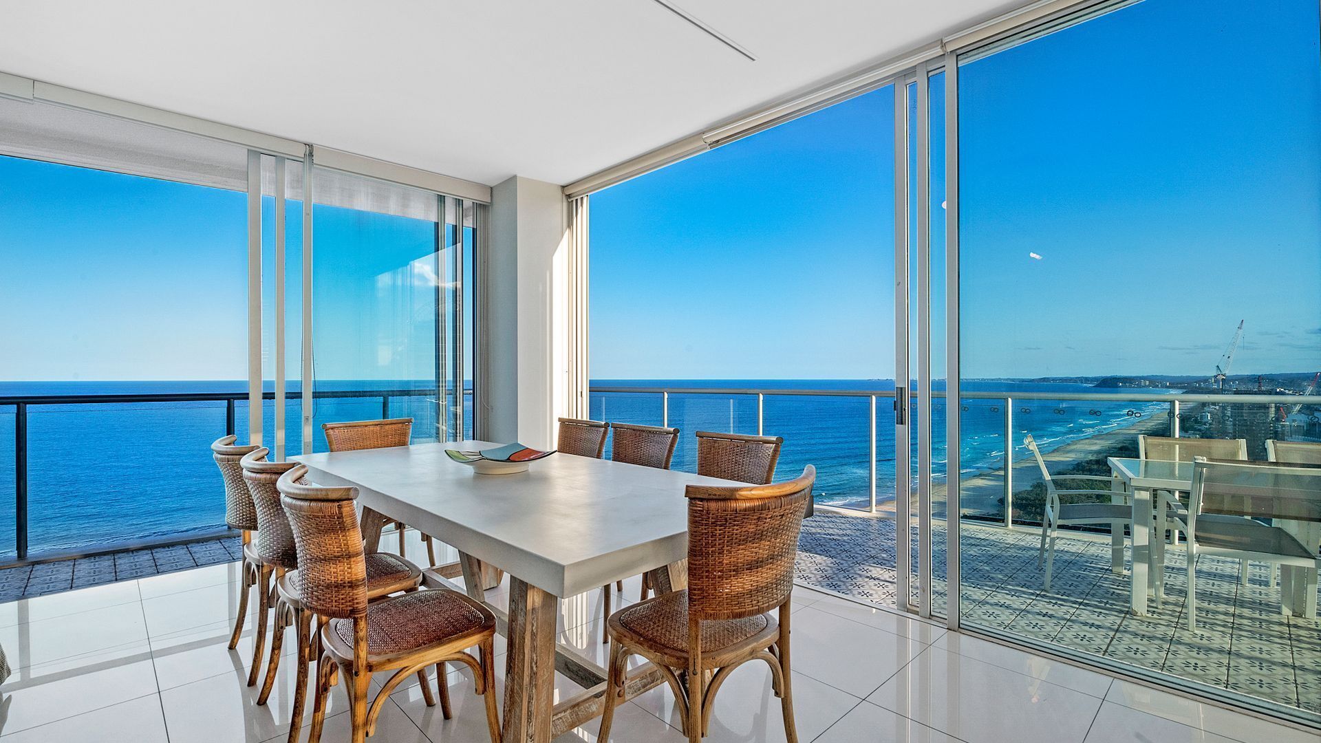 Air on Broadbeach 2 Level Private Apartment