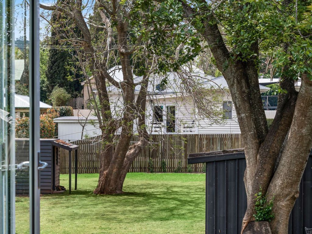 The Wickie Houses - Two Homes With Adjoining Gardens