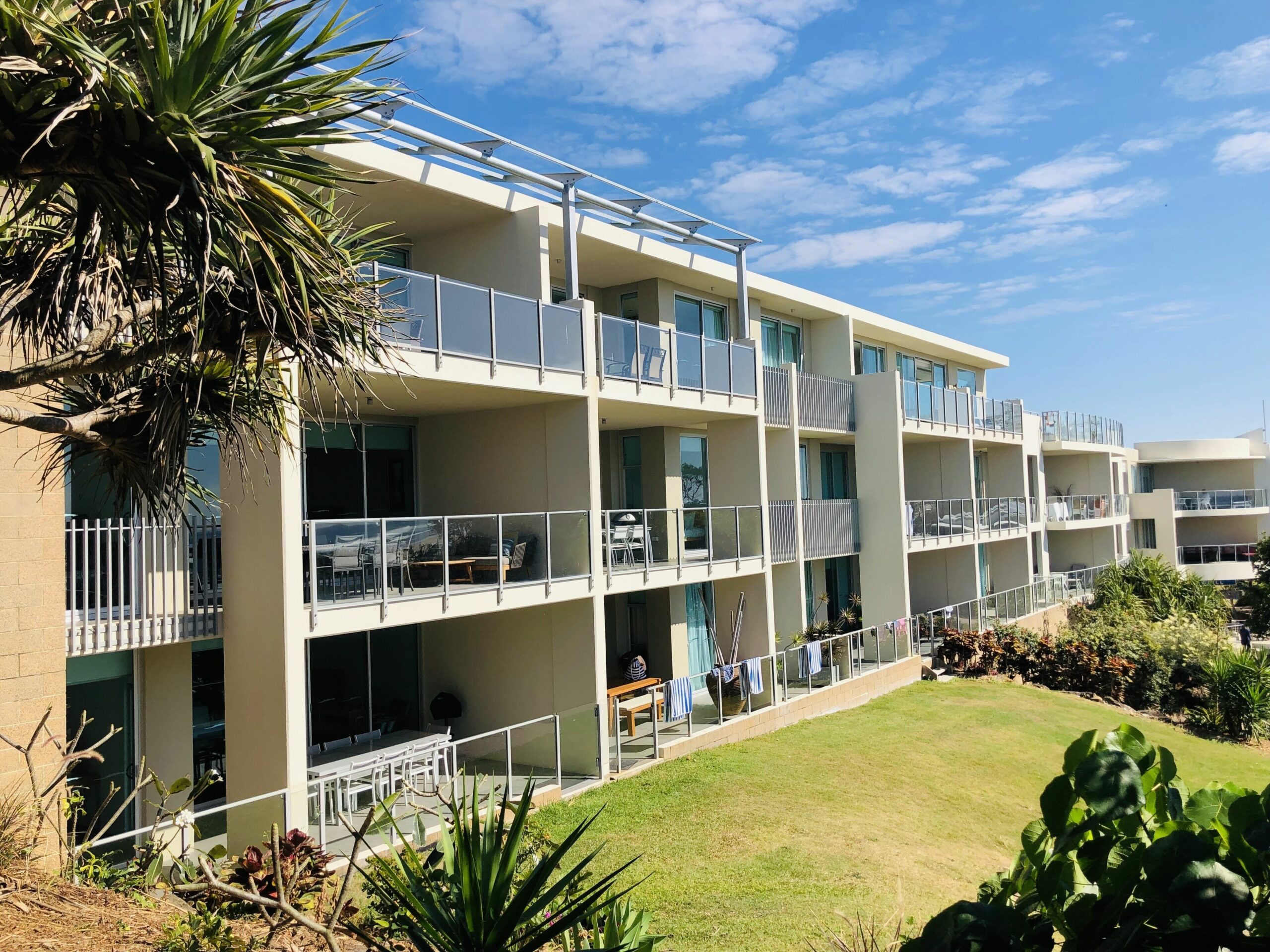 SPACIOUS BEACH PAD – AMAZING OCEAN VIEWS - CABARITA BEACH