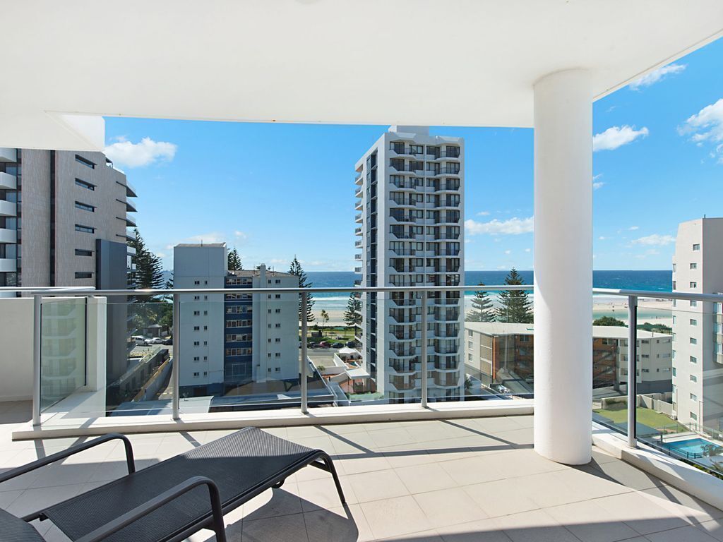 Eden Apartments Unit 901 Easy walk to Twin Towns services club and patrolled beaches