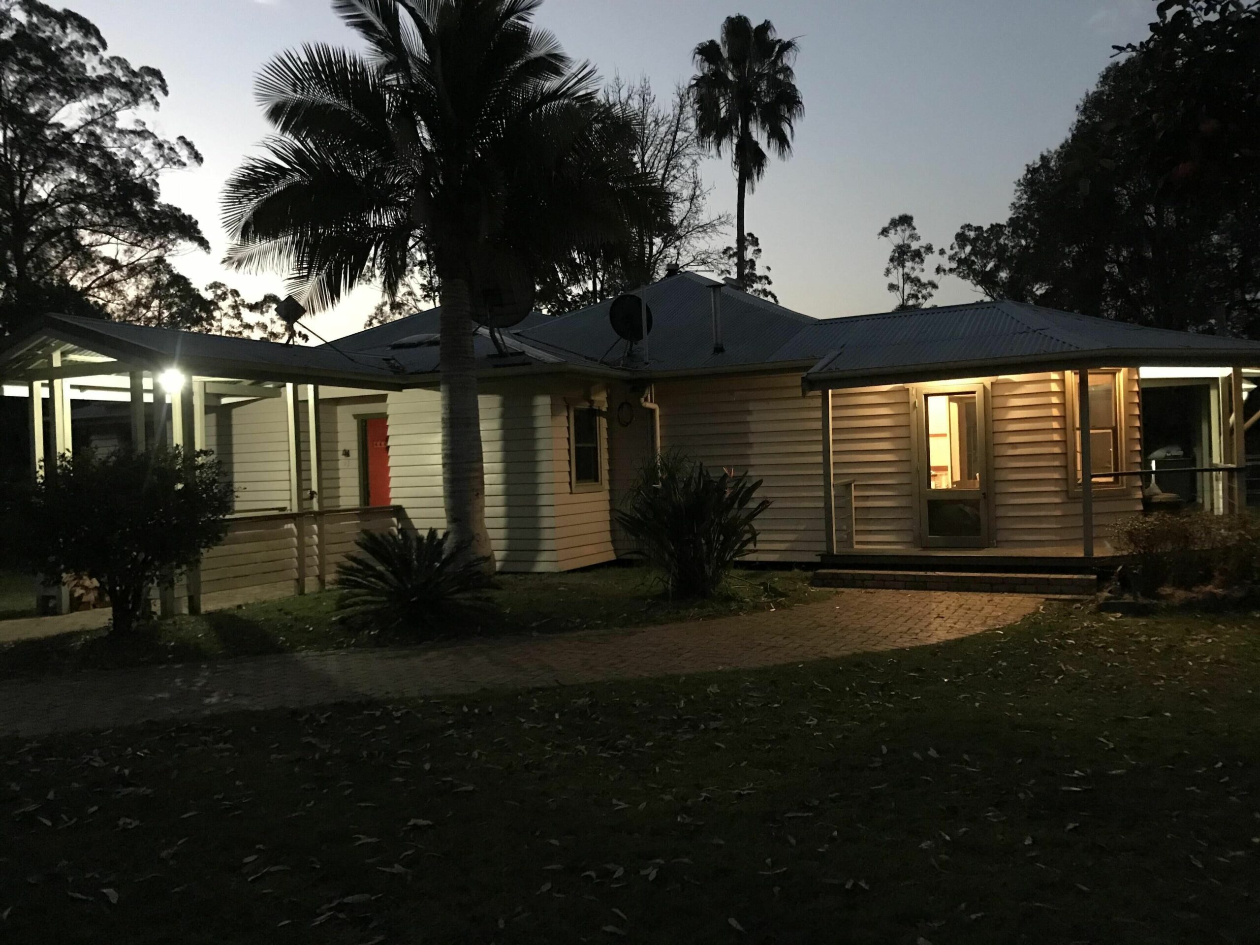 Brolga Farm Stay - Cozy for two with room for more