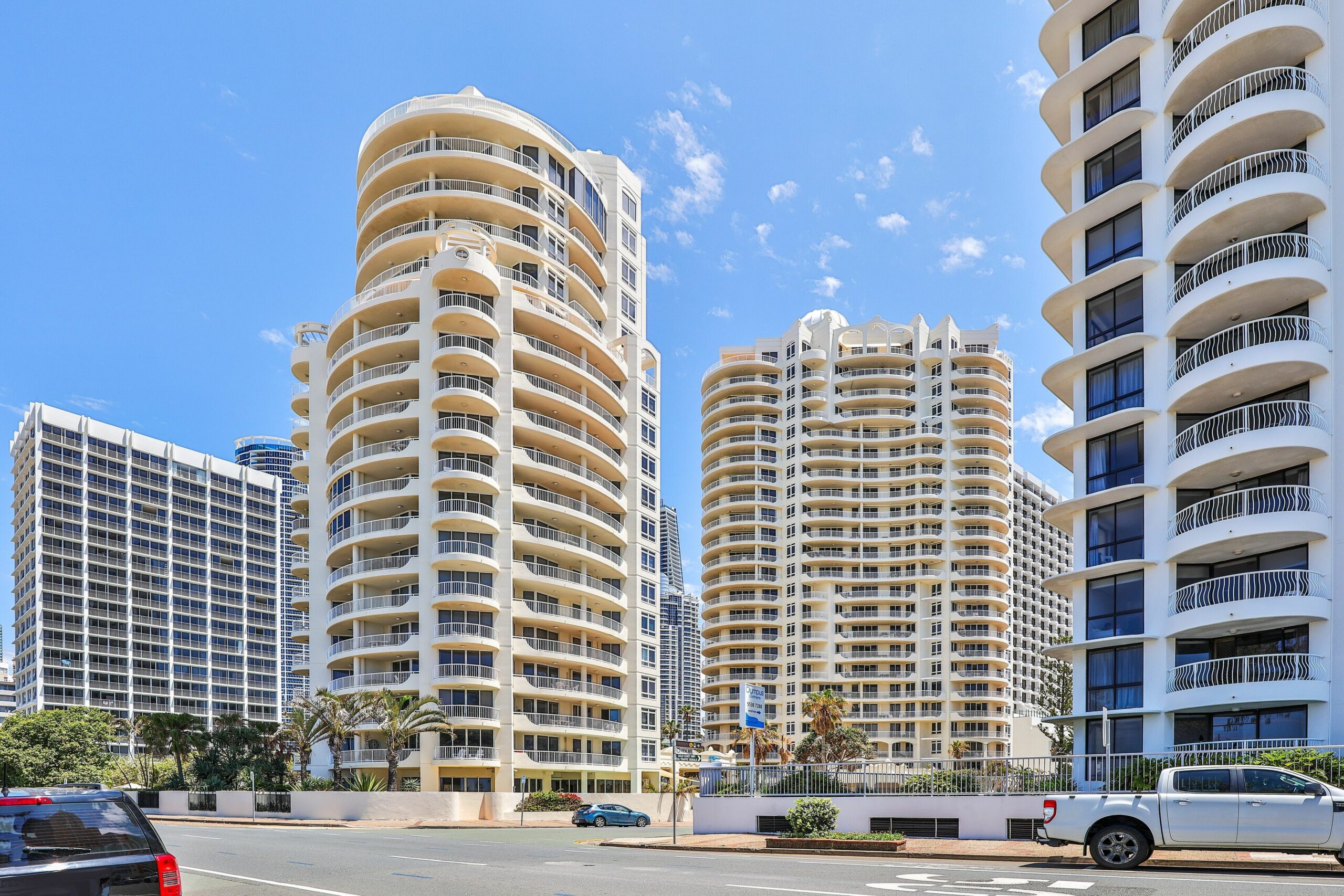 One Lux Stay in Surfers Paradise