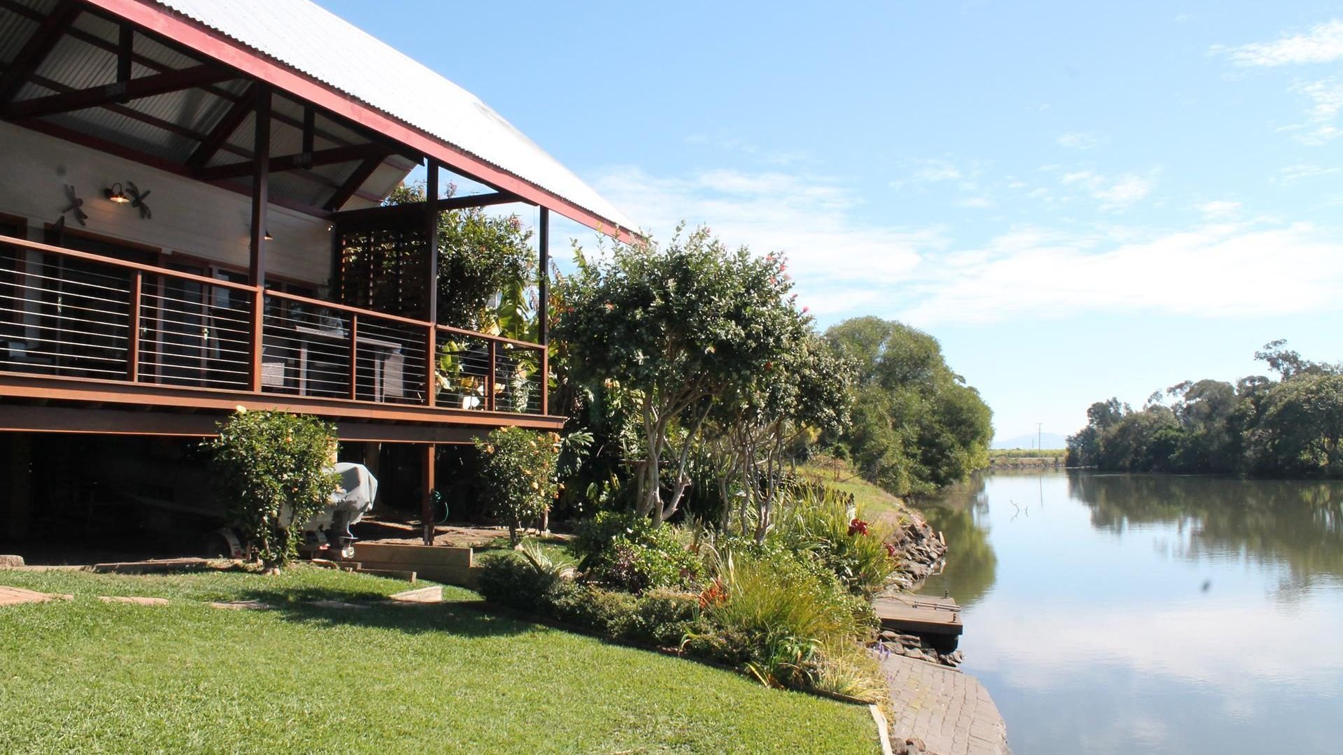 Riverside Cottage on Palmers Channel, 10 Mins to Yamba