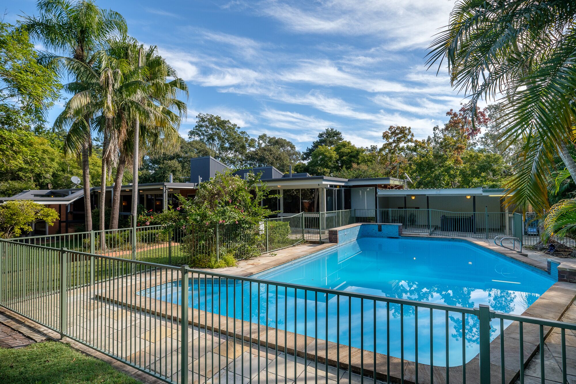 Spacious Hideaway Retreat, Pool , Spa, Acreage, Billiards, 7 Bedrooms, Brisbane