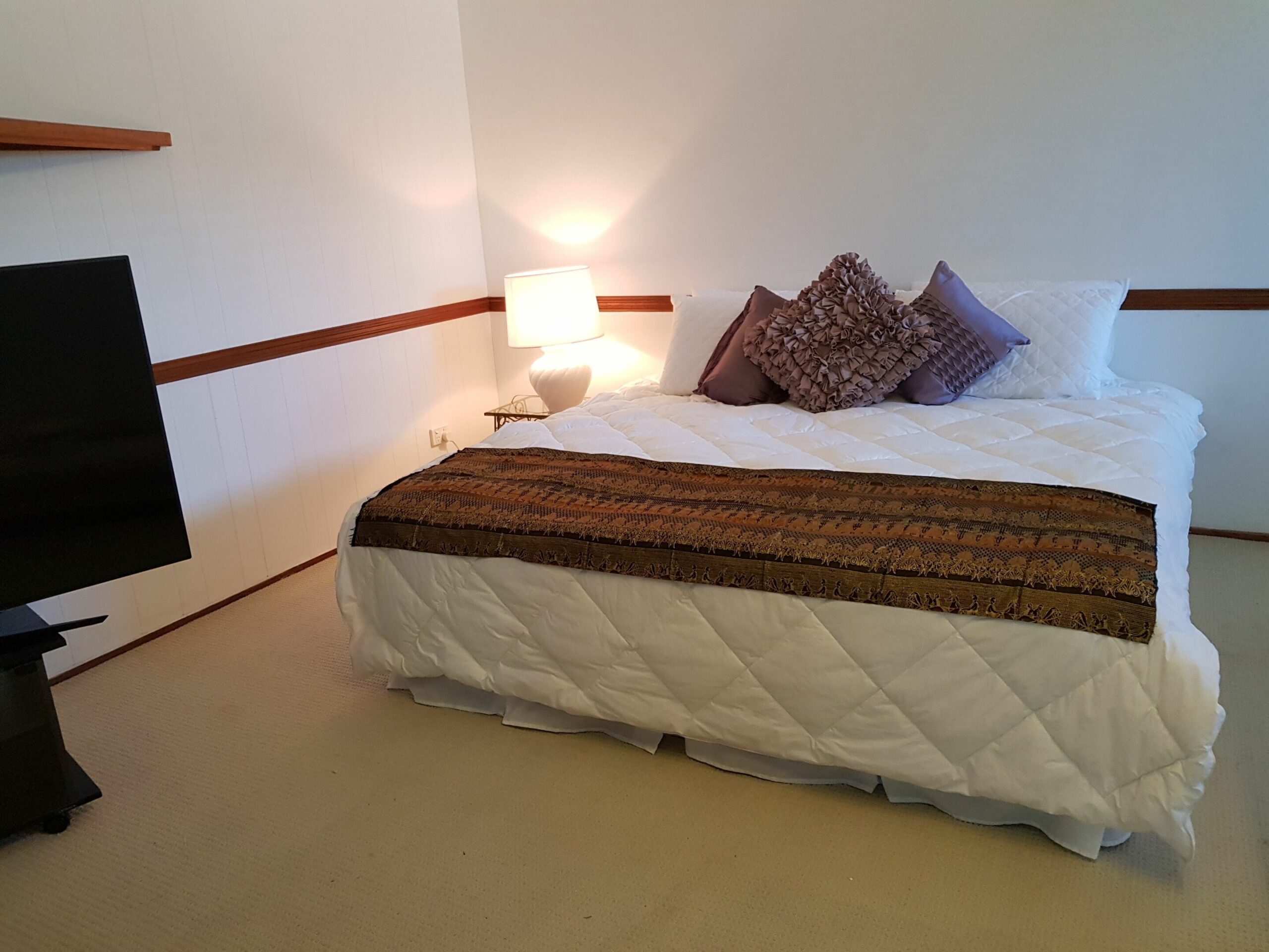 Private Self Contained air Conditioned bed Sitter - Bed and Breakfast