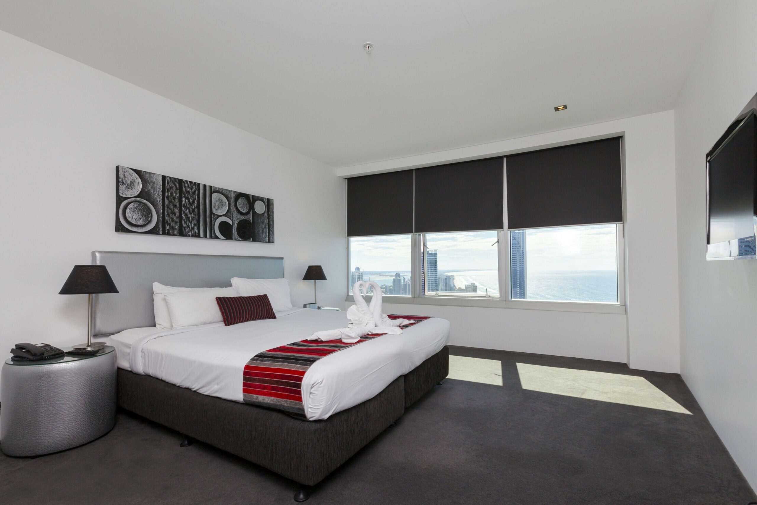 Huge Modern Three Bedroom Apartment With City Skyline Views at Q1 Resort & Spa