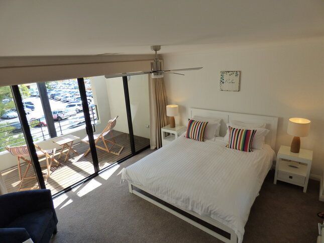 Pine View Apartment - Fremantle CBD .