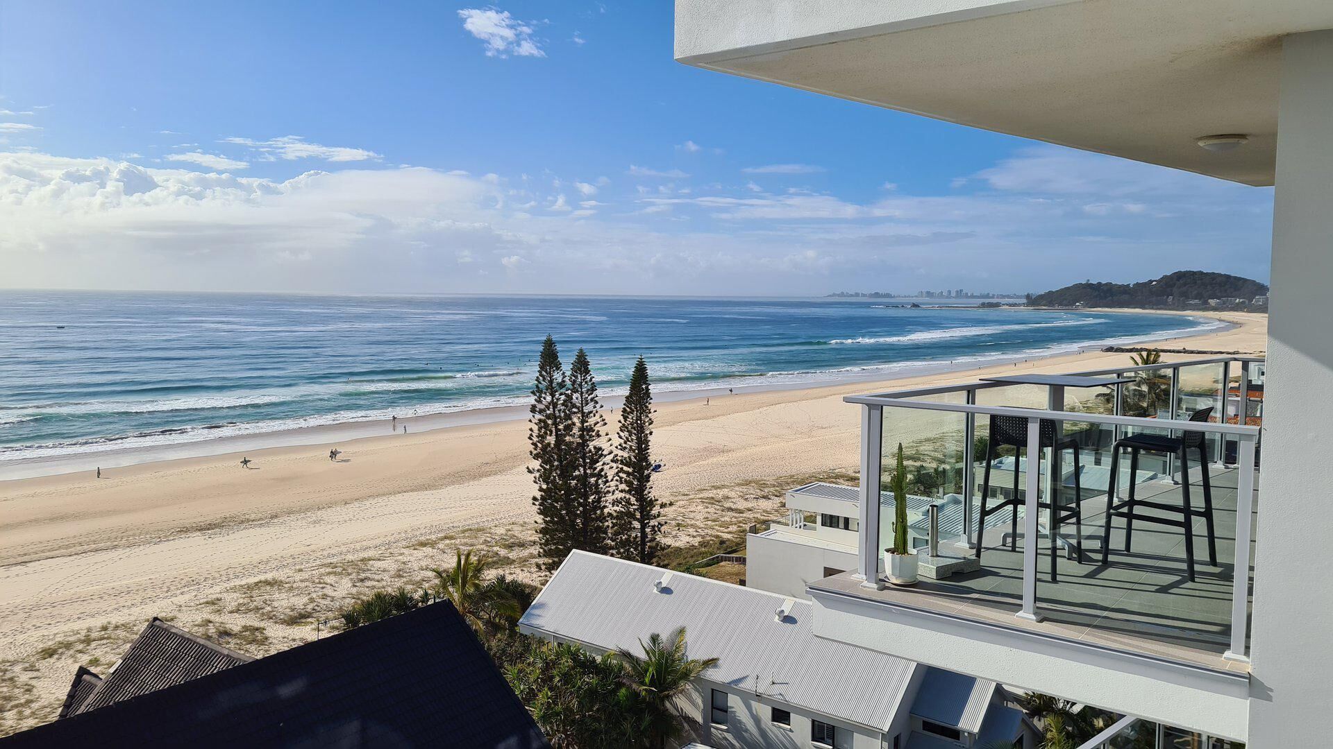 Ocean Views Apartment With Rooftop Pool