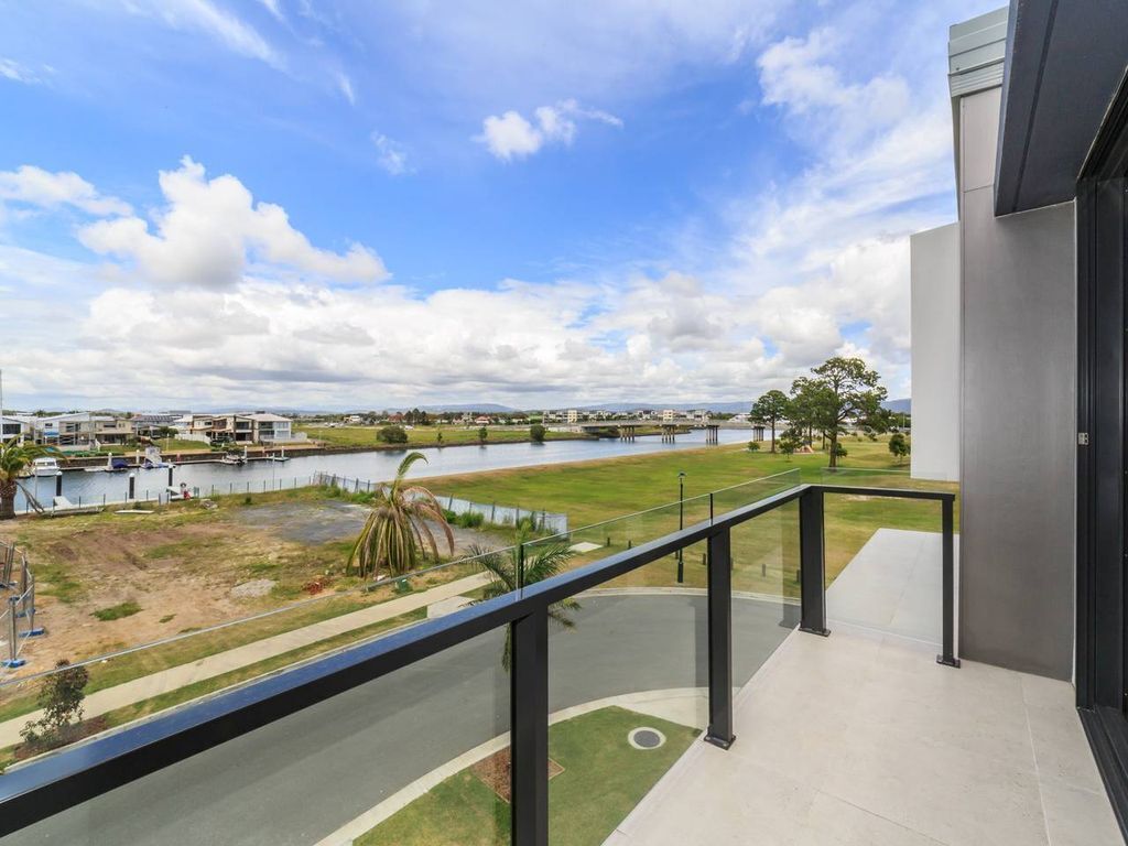 New Luxury 4 bed Home- Perfect Gold Coast Escape