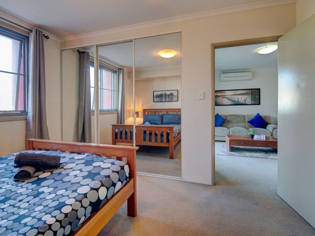 ? Perth City Views With 2 Bedroom + 2 Baths and Netflix