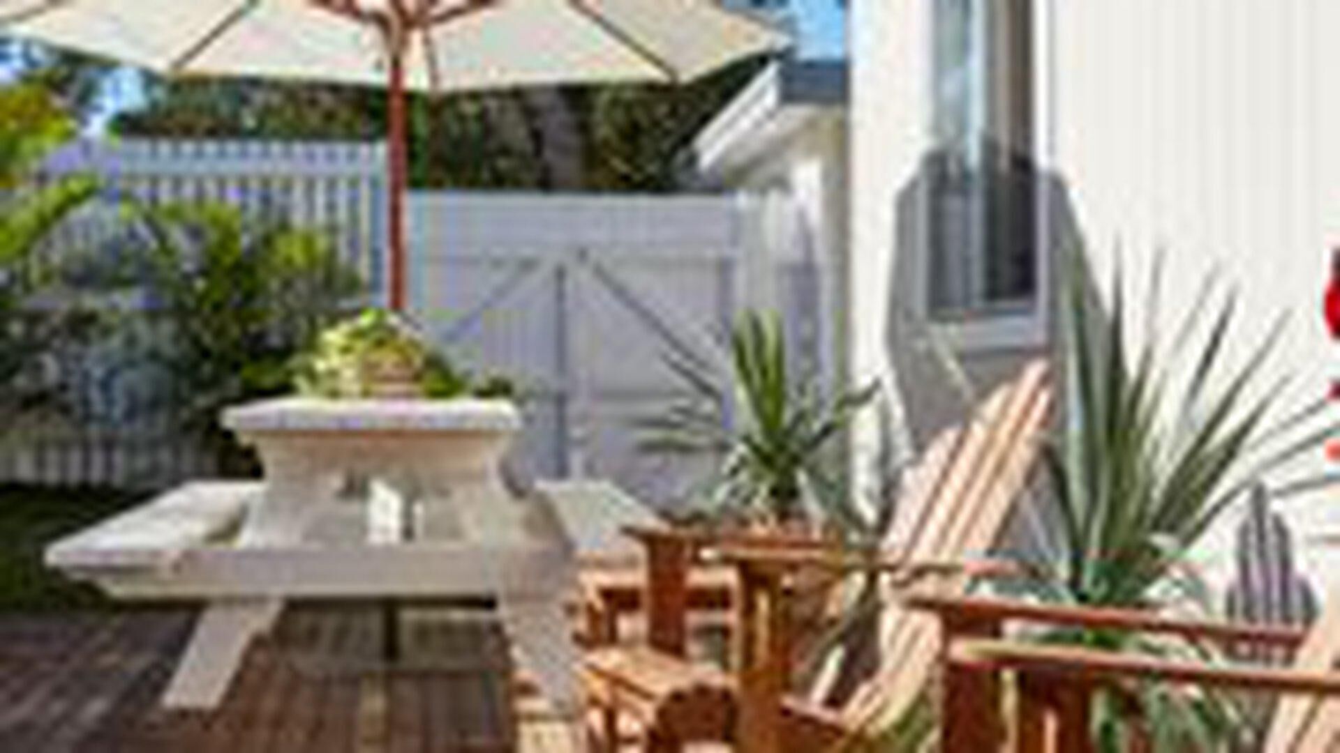 Bungalow105 - Cute Beach Byron Bungalow on the Edge of Town