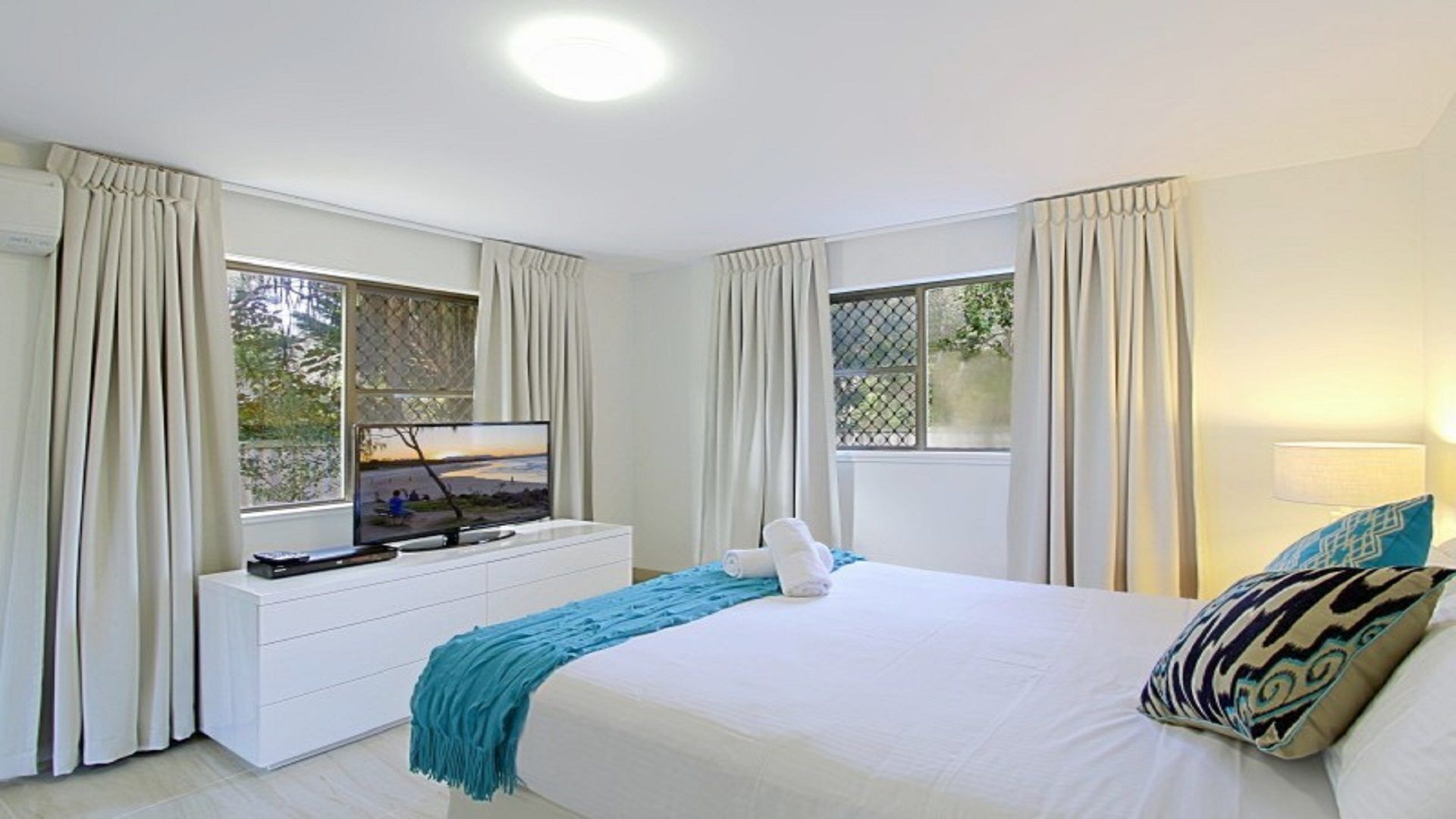 1/56 Lawson Street@clarkes Beach