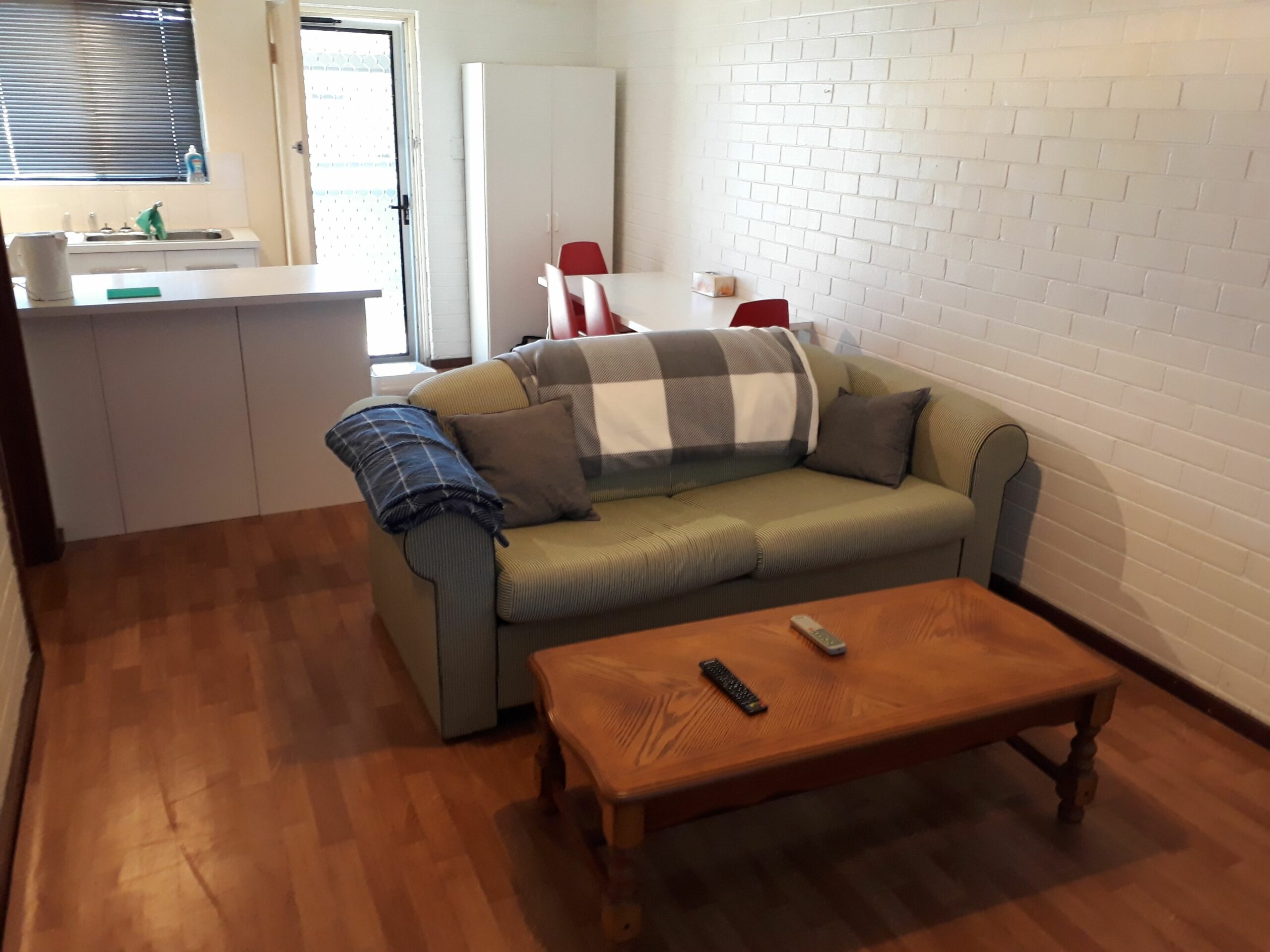 Affordable Apartment Close to the City, Cafes & Shopping