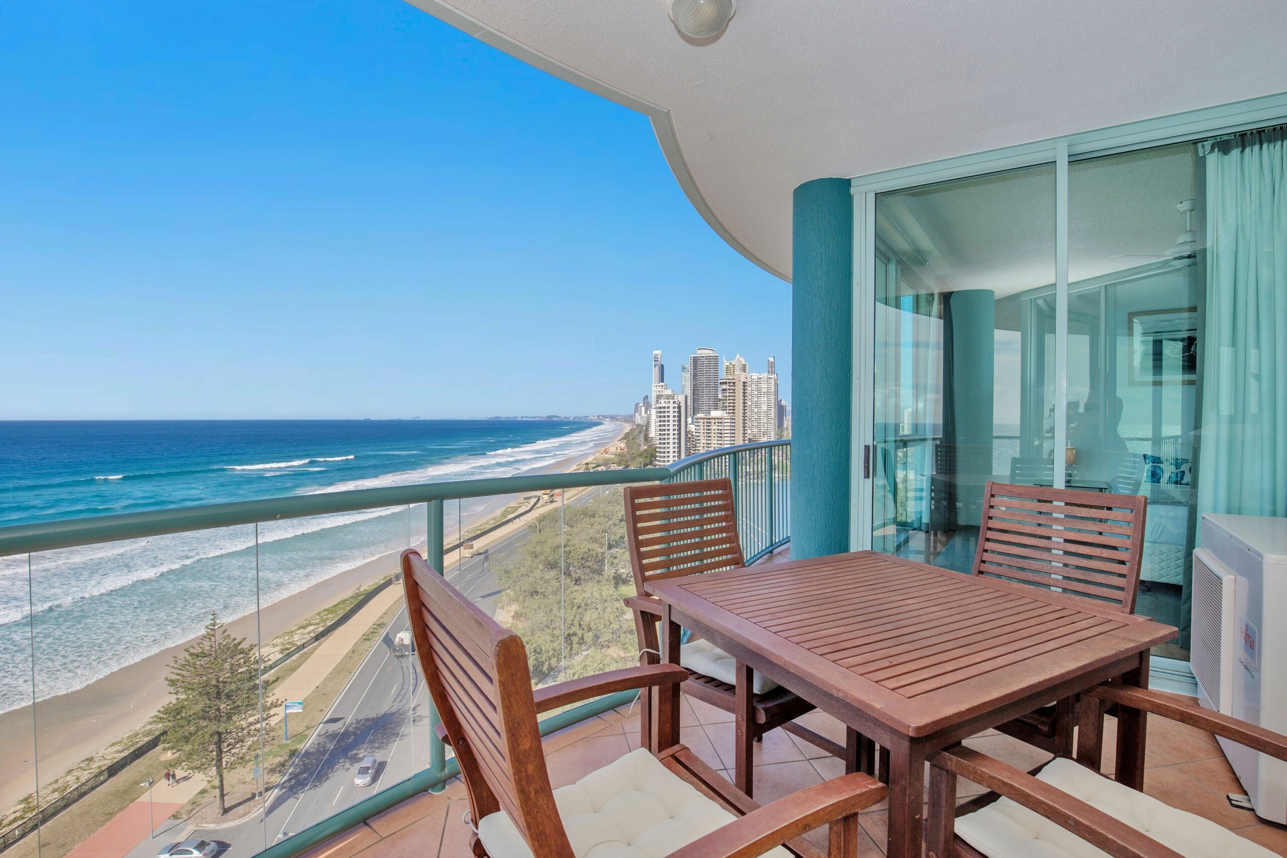 2 Bedroom Ocean View Apartment With Expansive Beach and Ocean Views