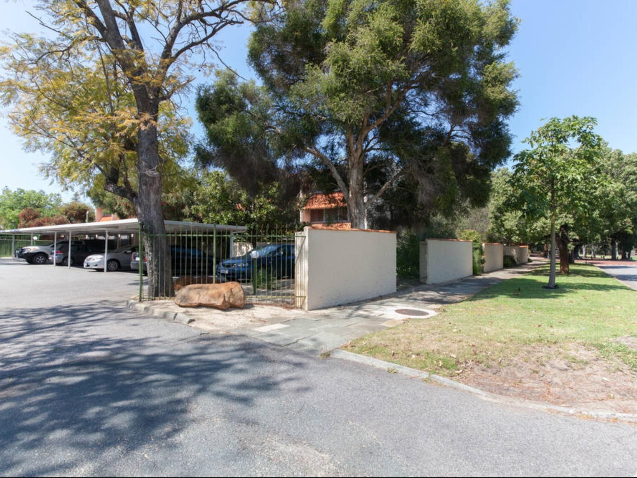 Rosalie Court Convenient to Kings Park & Perth City