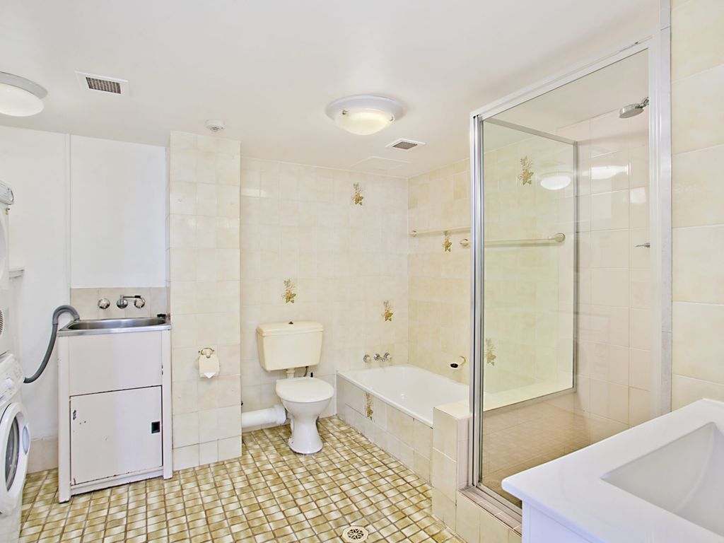 Chateau Royale Unit 34 Balcony with ocean views and overlooking Coolangatta