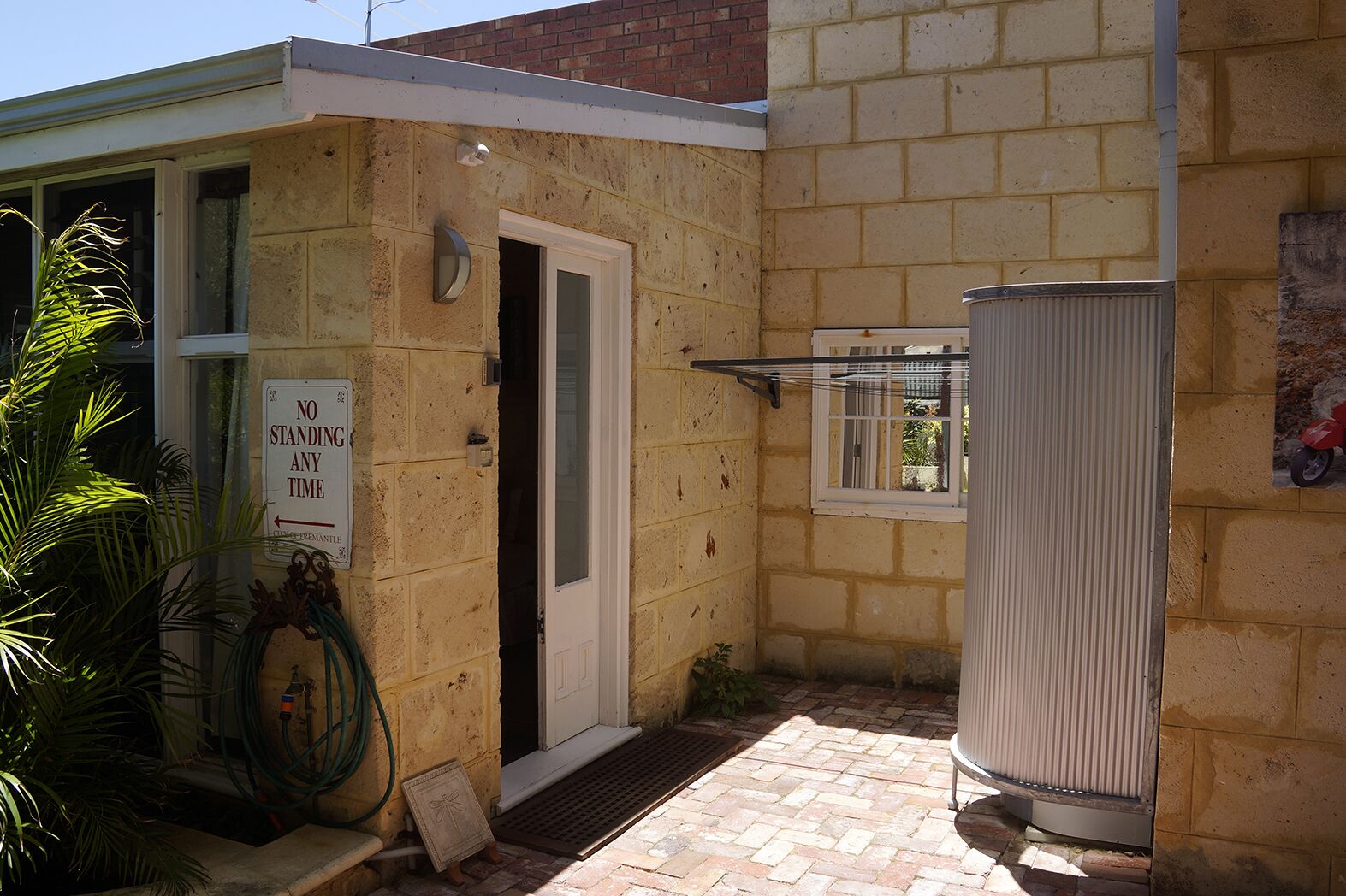 Beautiful Cottage With Studio in South Fremantle