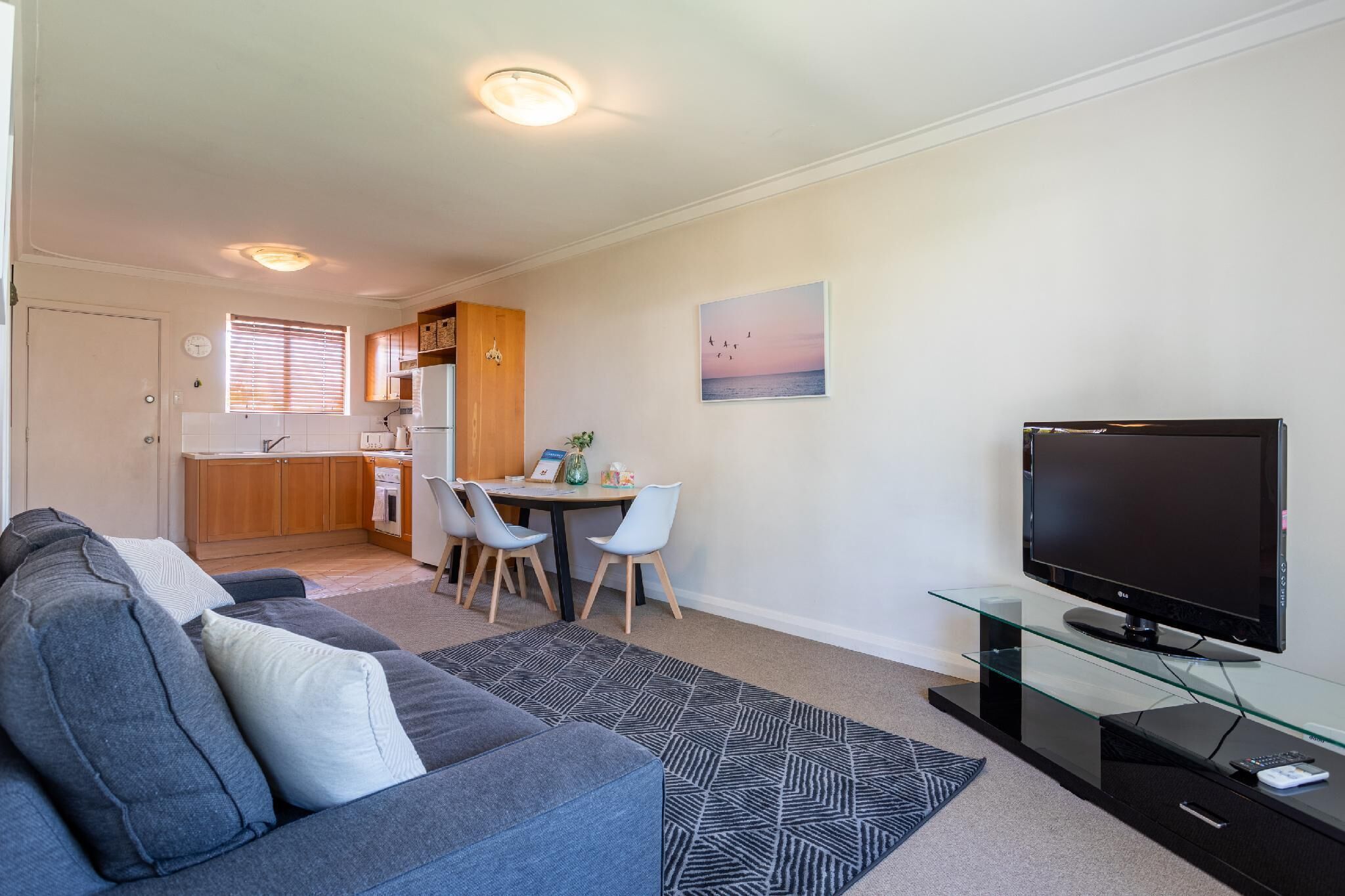 This Apartment is a 1 Bedroom, 1 Bathrooms, Located in Scarborough, WA