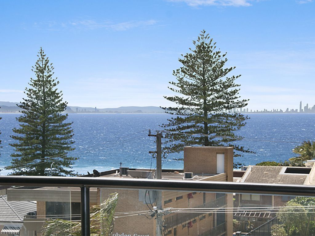 1/21 Petrie Street Within minutes walk you will enjoy the beautiful beaches of Rainbow Bay, Snapper