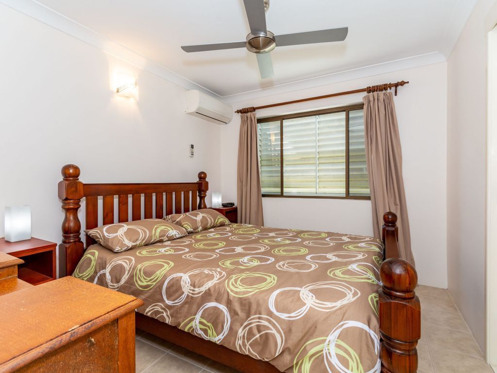 Ground Floor, air Conditioned Apartment!