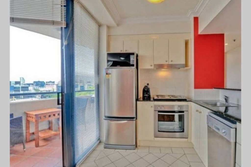 2bed,2bath, Cbd, Full Kitchen, Free Wifi, Balcony