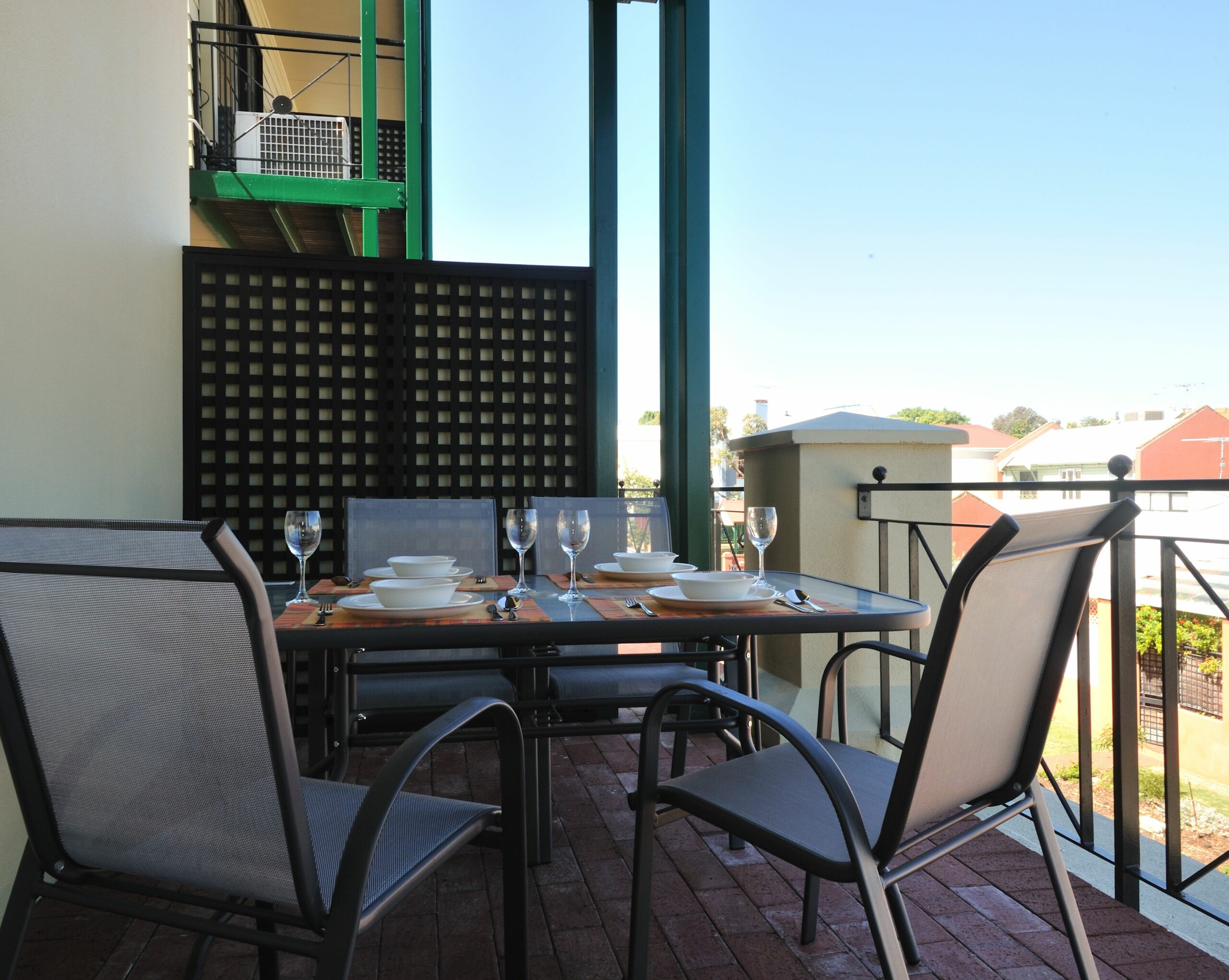 Great Value 2 Bedroom Apartment in the Heart of South Fremantle