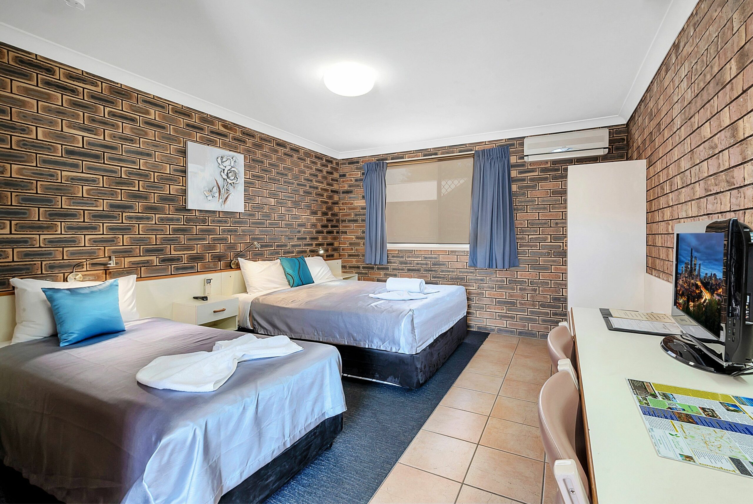 Centrally Located Twin Share Room