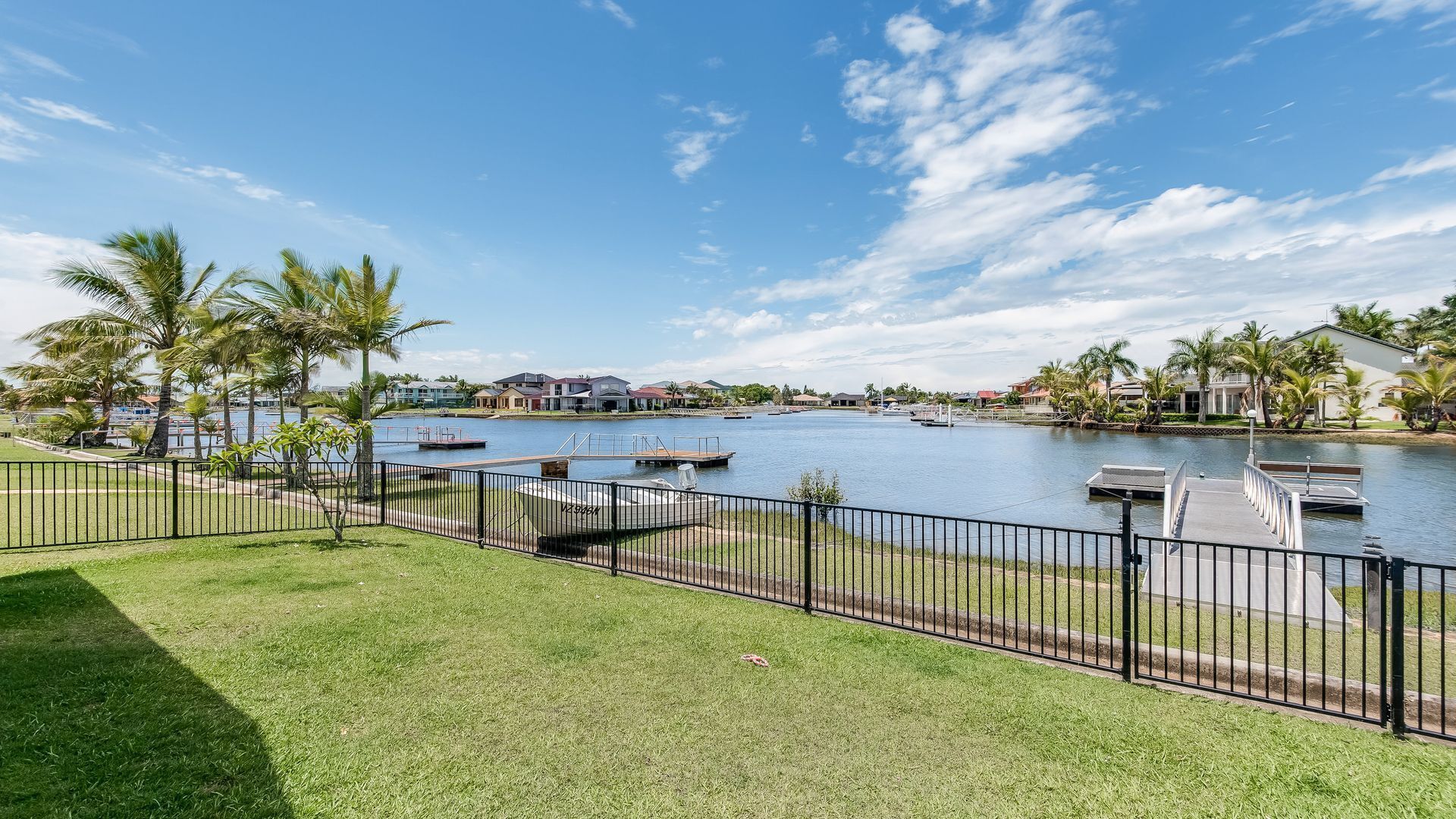 Luxury Waterfront Home-pool & Pontoon