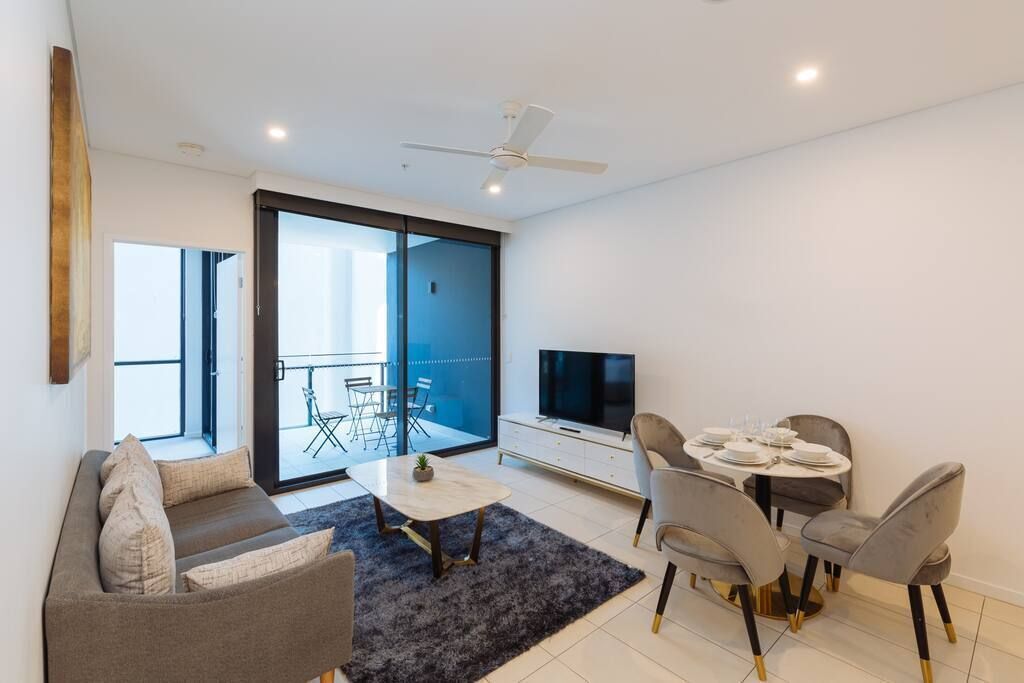 Stunning 2bed Apt @ Southbank W/ Pool & Parking
