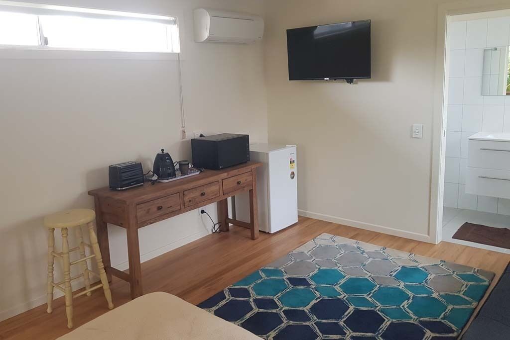 New Private Studio - two Minutes Walk to Town