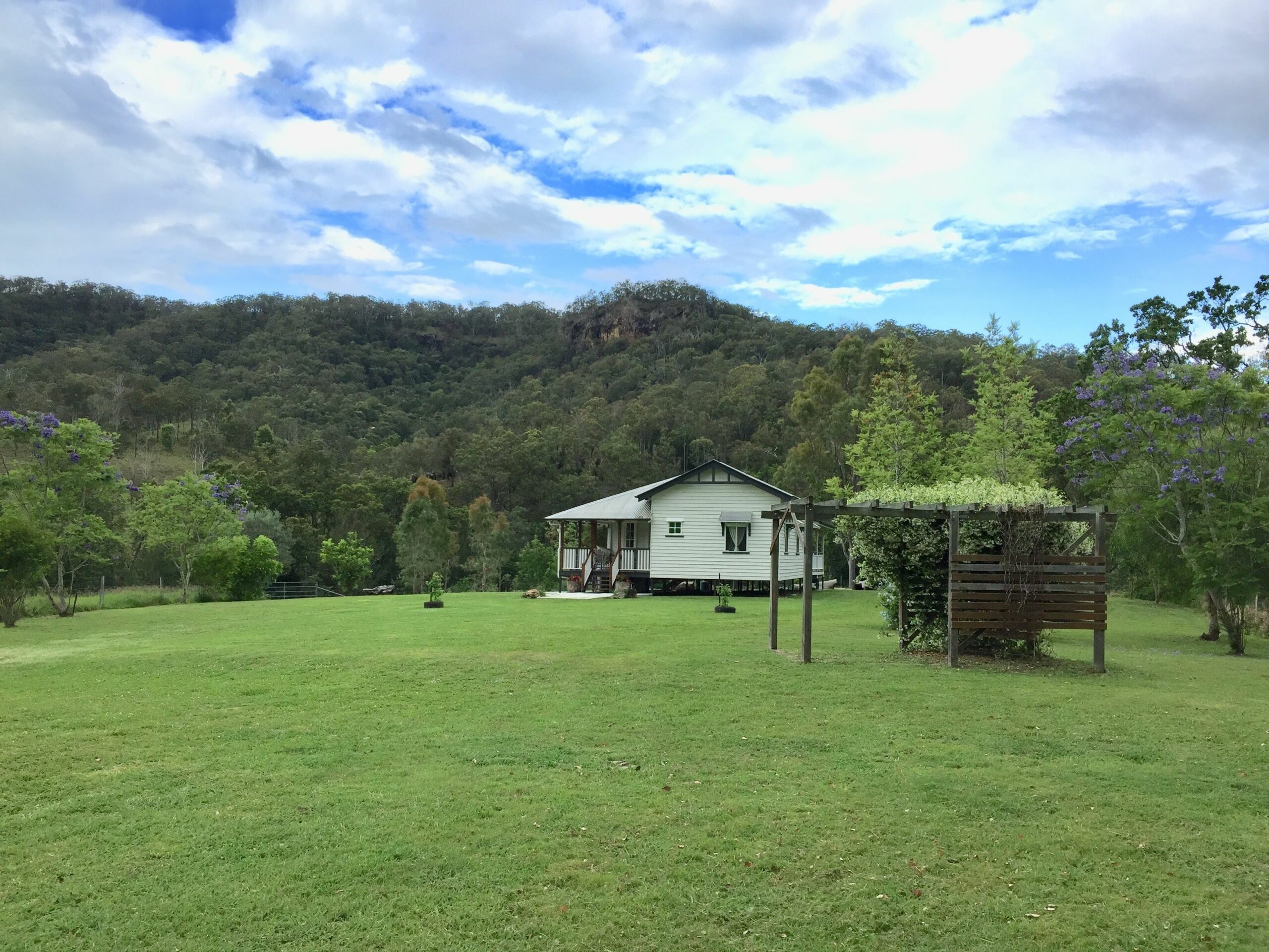 Eighteen Mile Cottage - river access with breathtaking views!