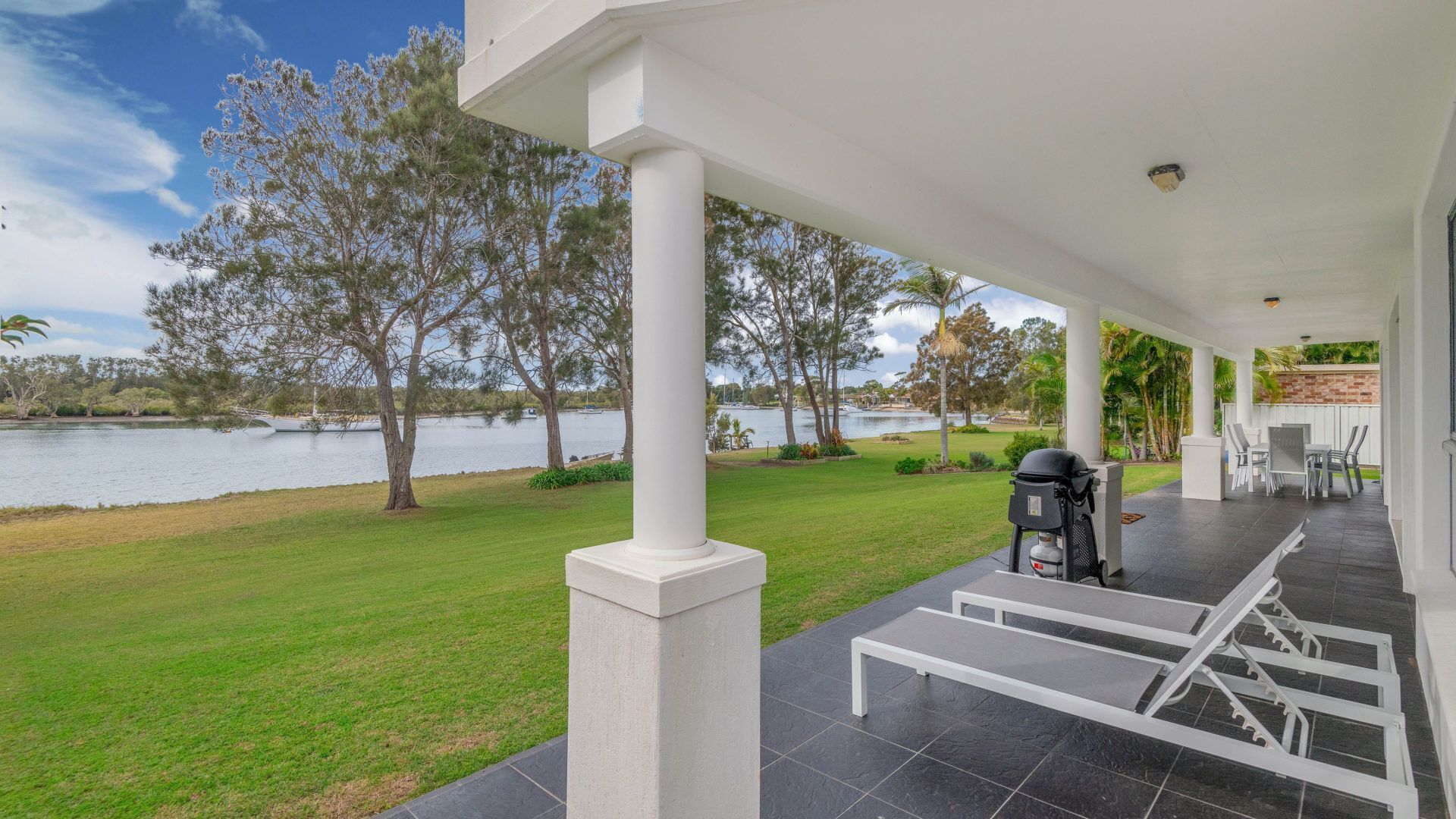 Taroona, Substantial House on the Banks of the River, Yamba