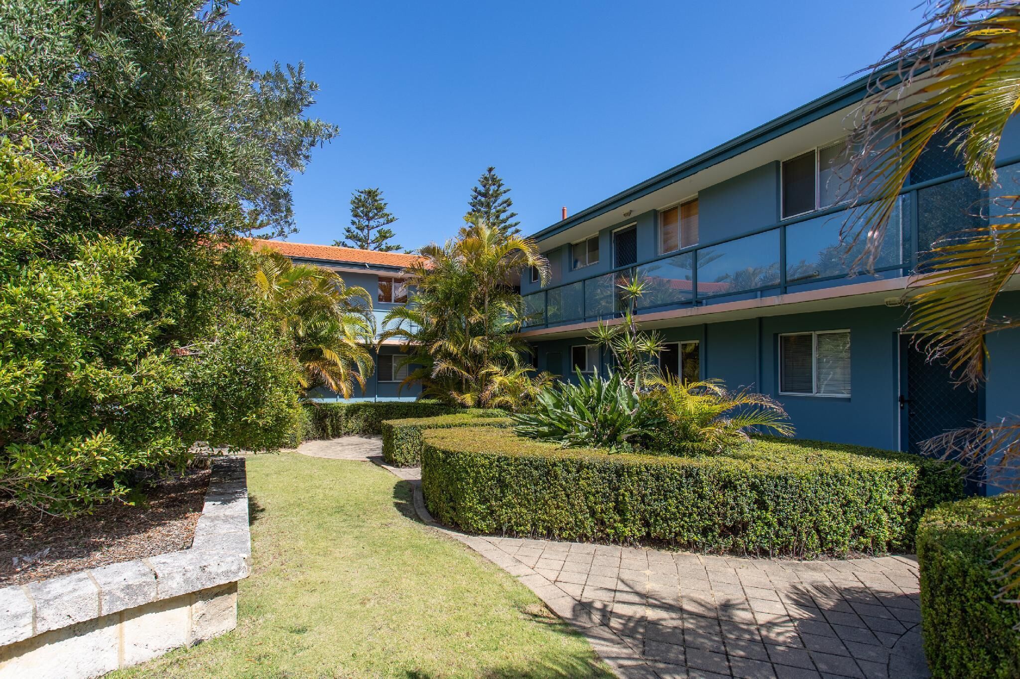 This Apartment is a 1 Bedroom, 1 Bathrooms, Located in Scarborough, WA