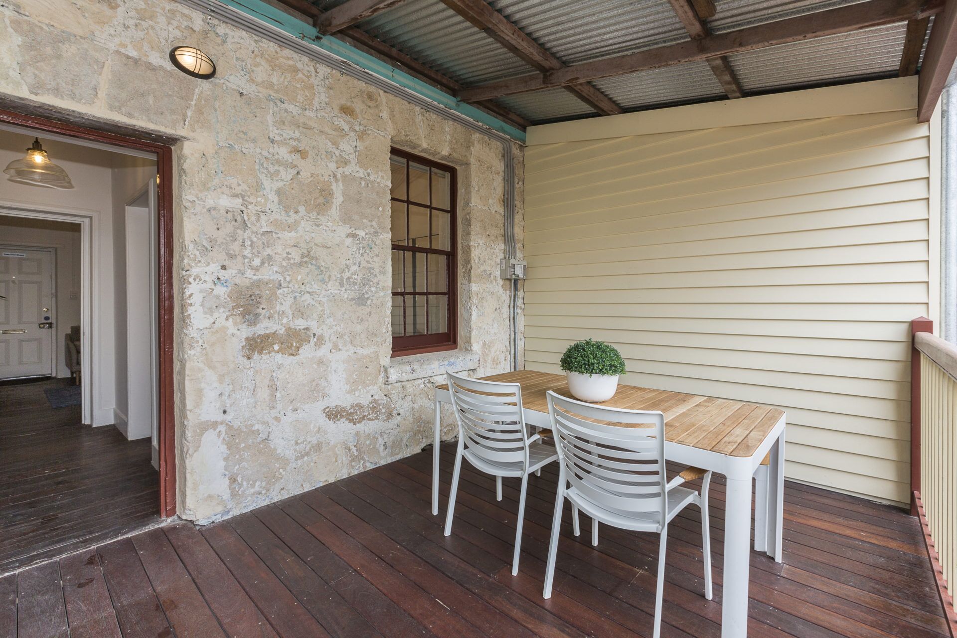 Iconic Historical Fremantle Prison Warders Terrace in CBD + Free Wifi