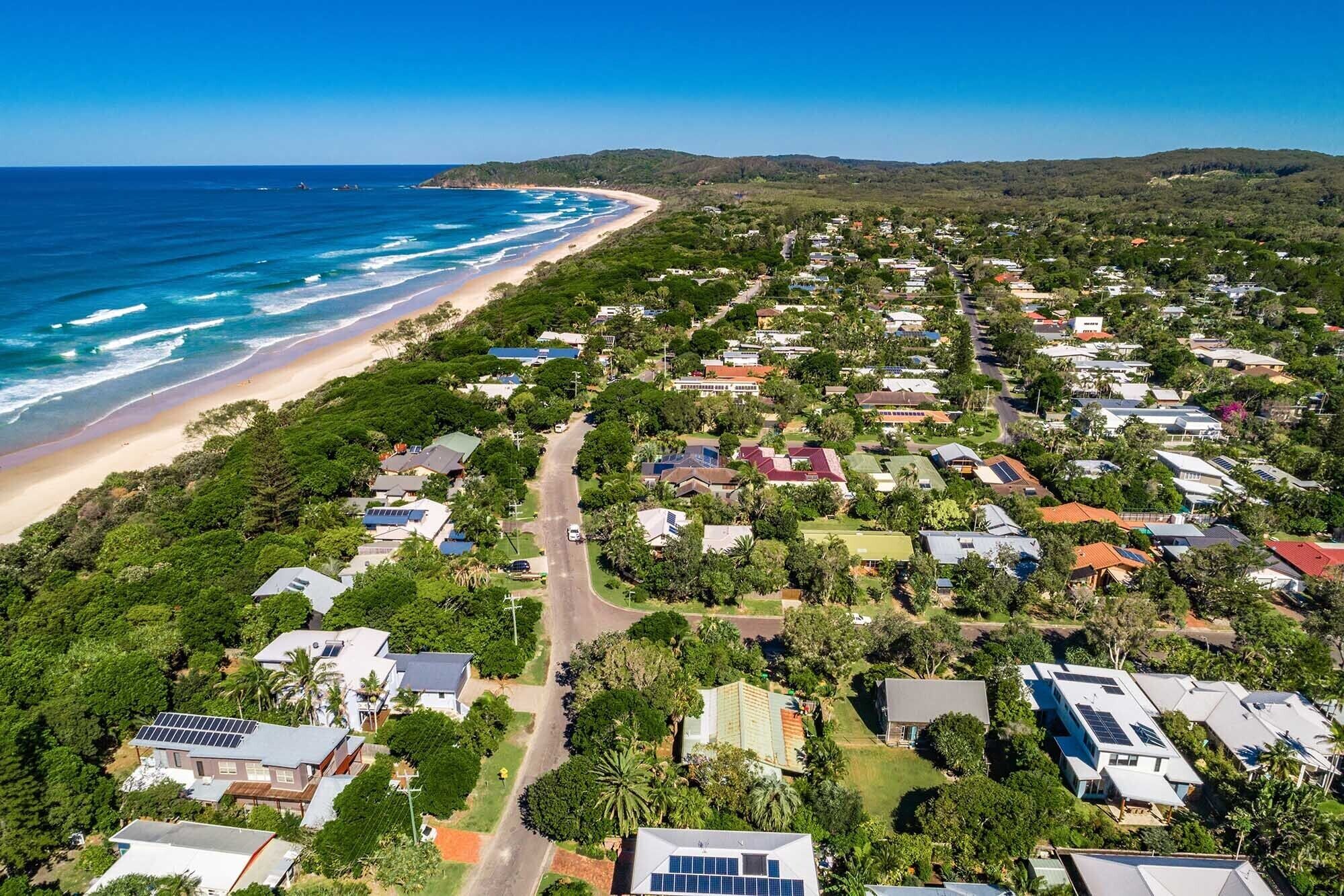 A Perfect Stay - Shore Beats Work - Luxuriously Styled Beachside Retreat