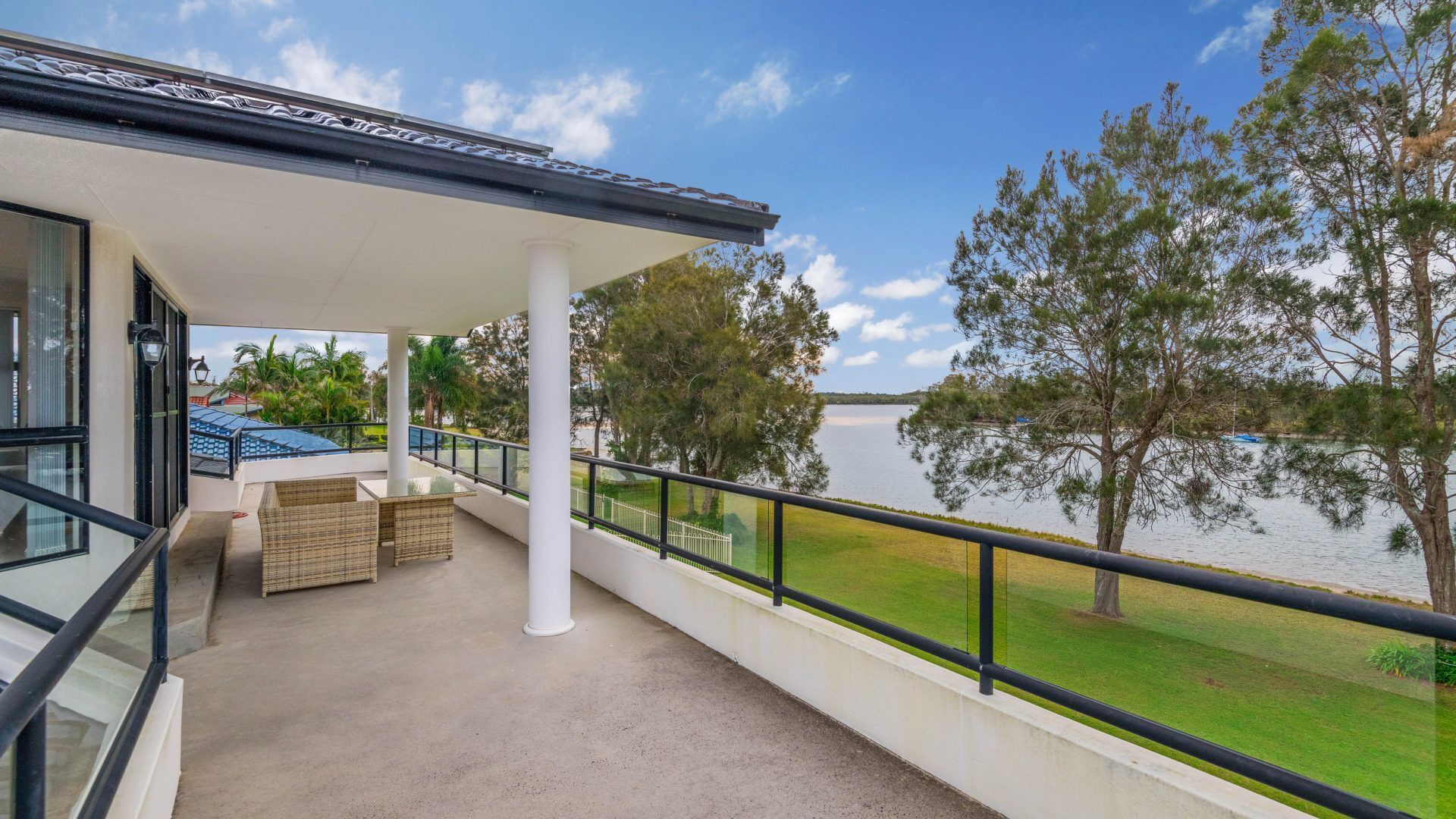 Taroona, Substantial House on the Banks of the River, Yamba