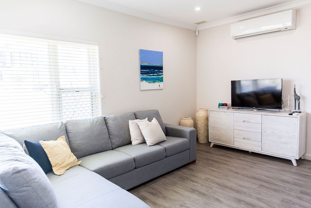 Location! Location! 1 min to Cottesloe Beach