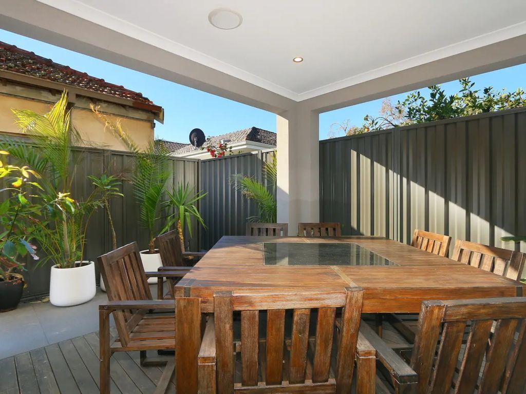 Luxury 4-Bedroom House - Mount Lawley