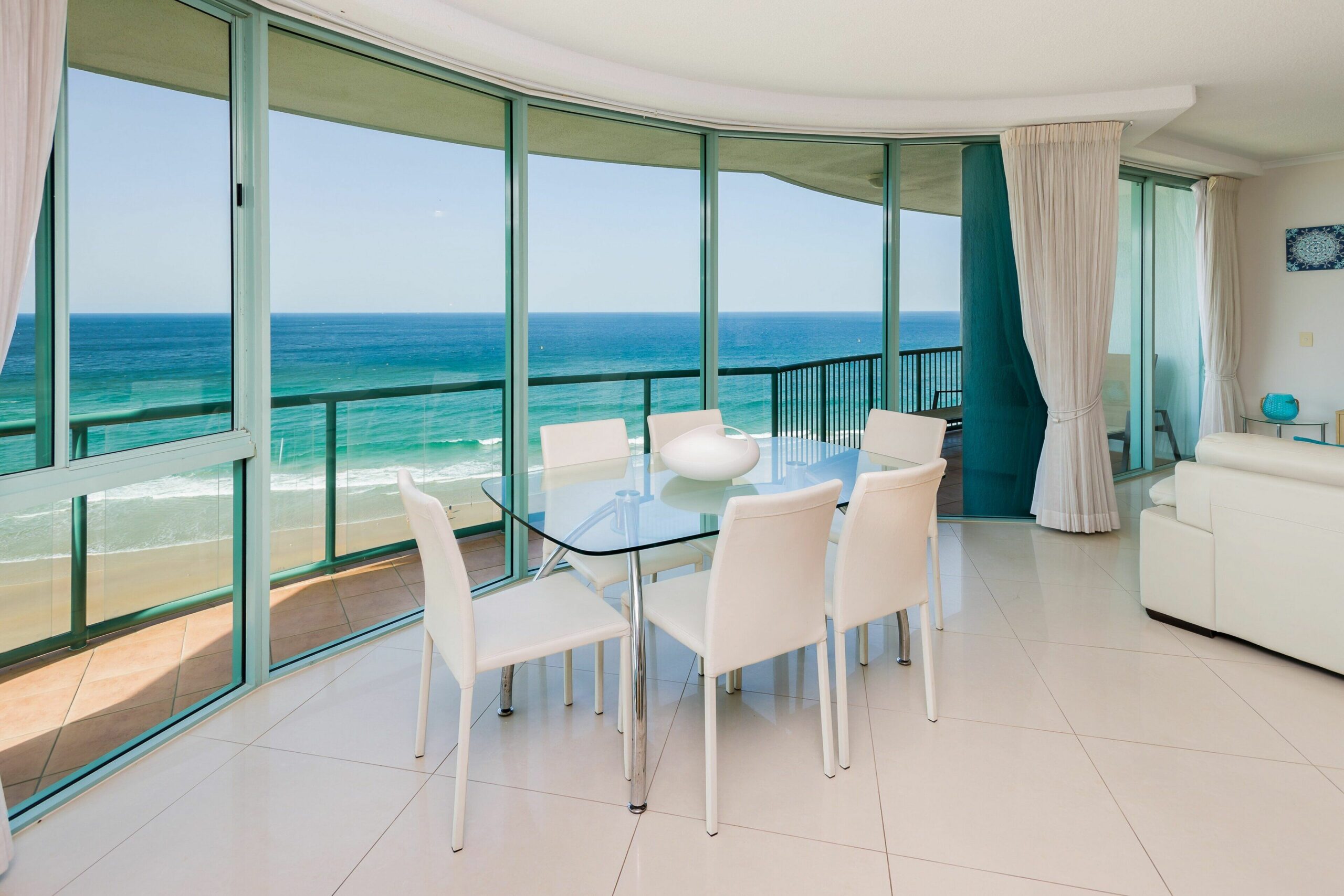 2 Bedroom Ocean View Apartment With Expansive Beach and Ocean Views