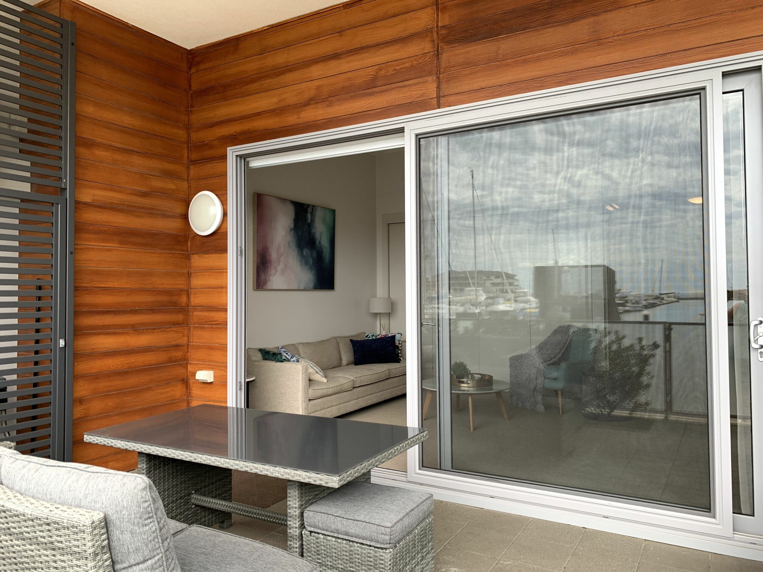 Mariner's Cove: Luxury Mindarie Waterfront Apartment