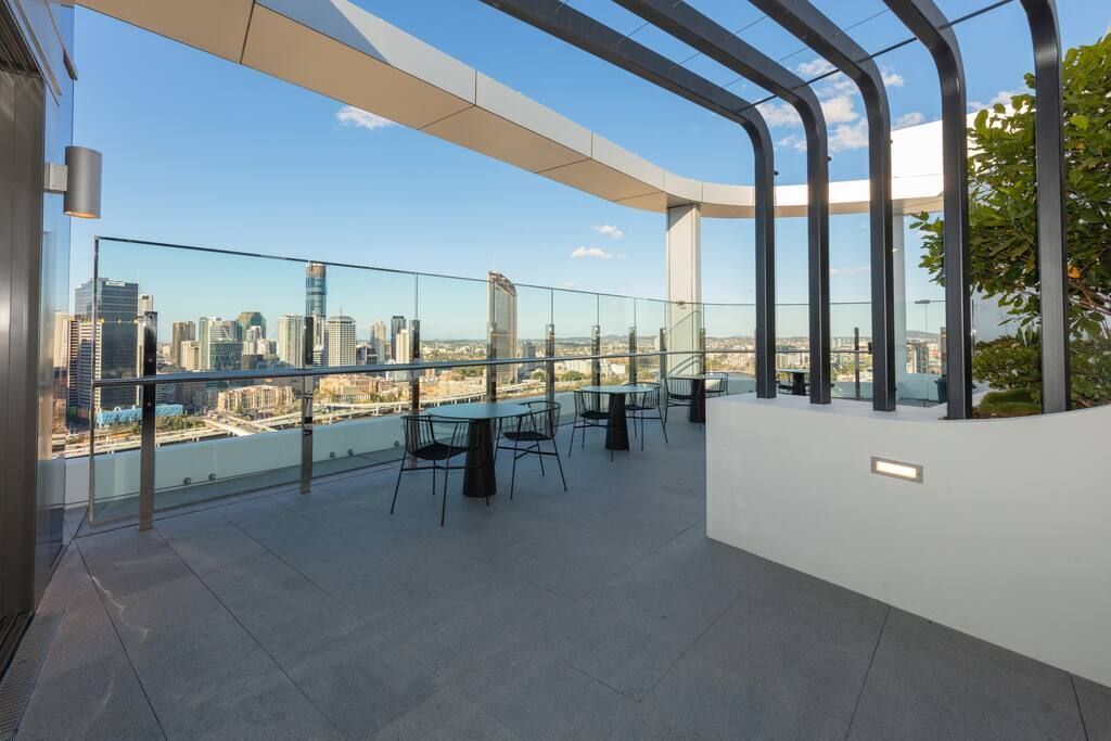 NEW Marvelous Water View Apartment @ South Bank