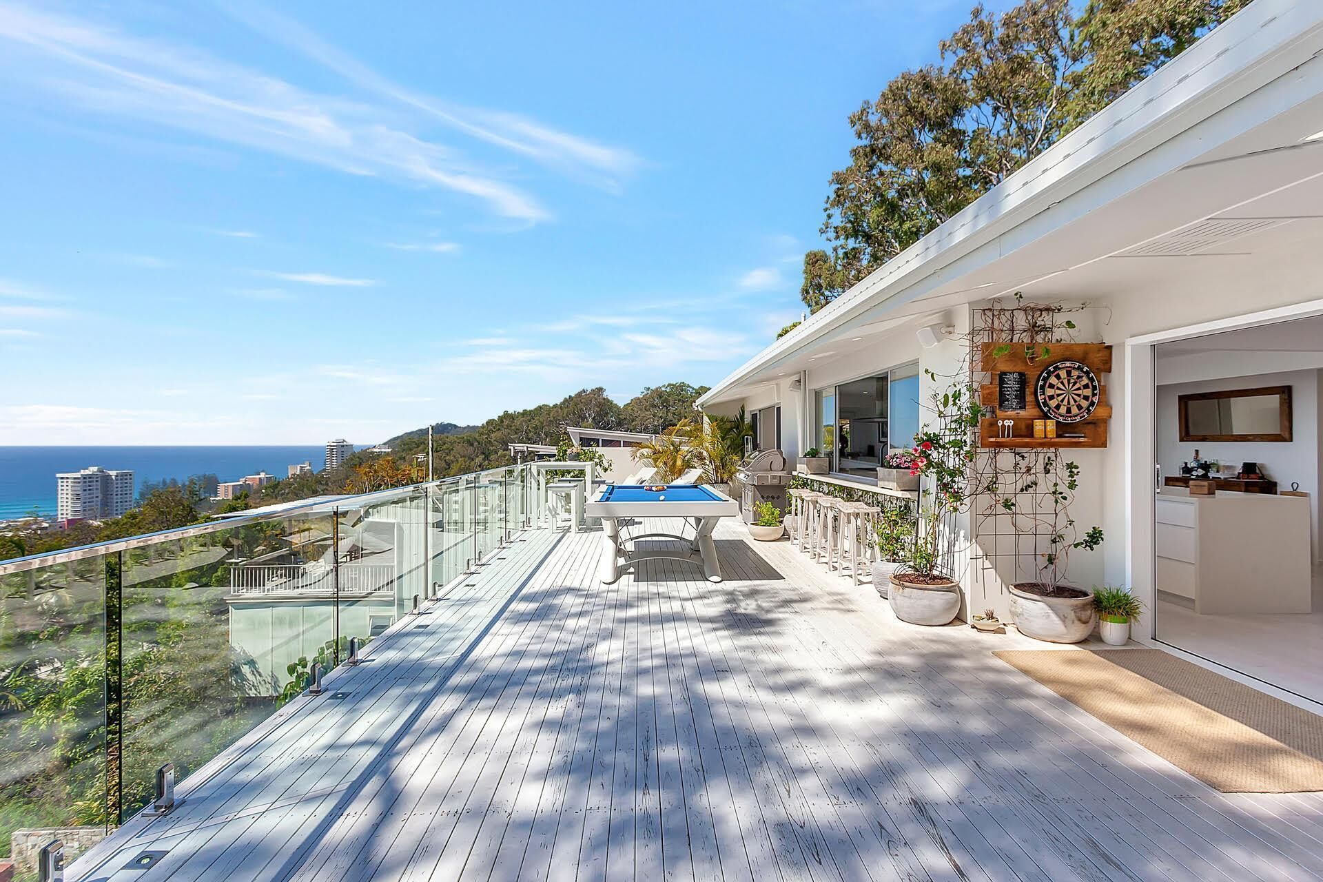 Stunning Oceanview Retreat Between Beach and Bush