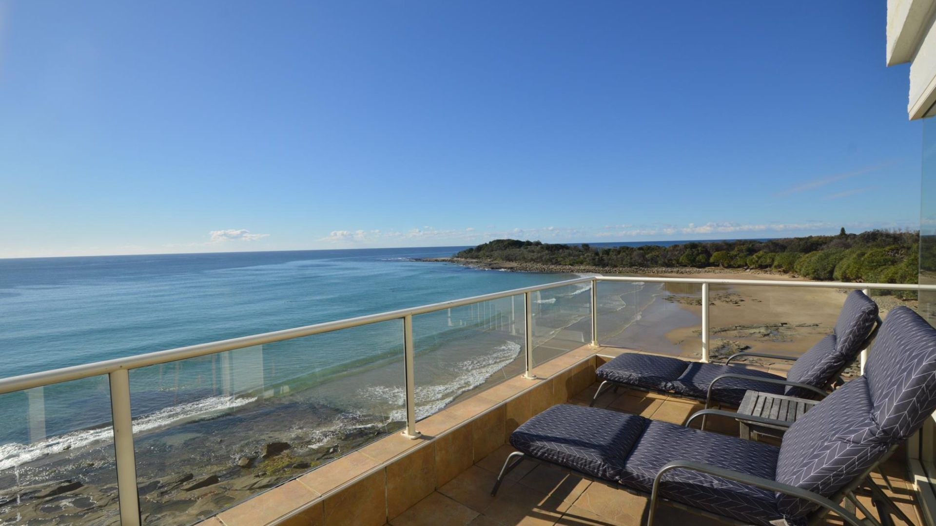 Suncrest unit 4, Absolute Oceanfront, Yamba