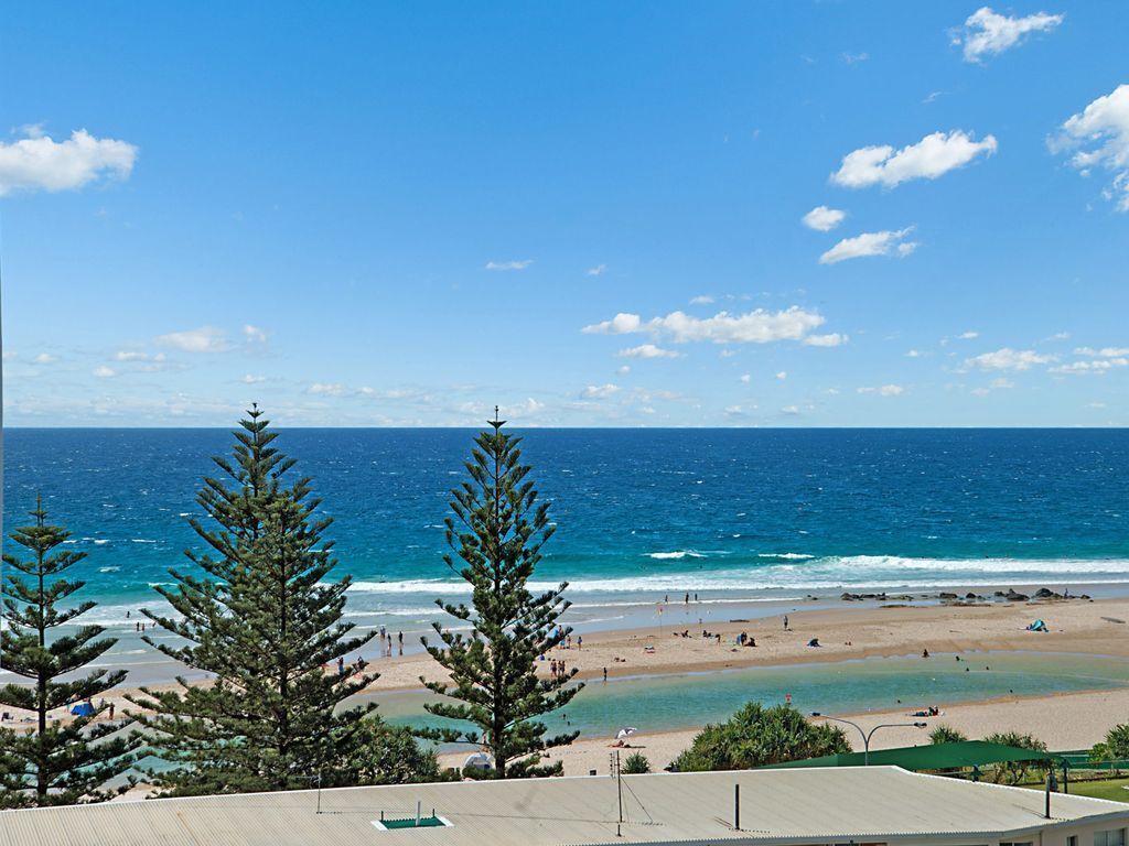 Eden Apartments Unit 901 Easy walk to Twin Towns services club and patrolled beaches