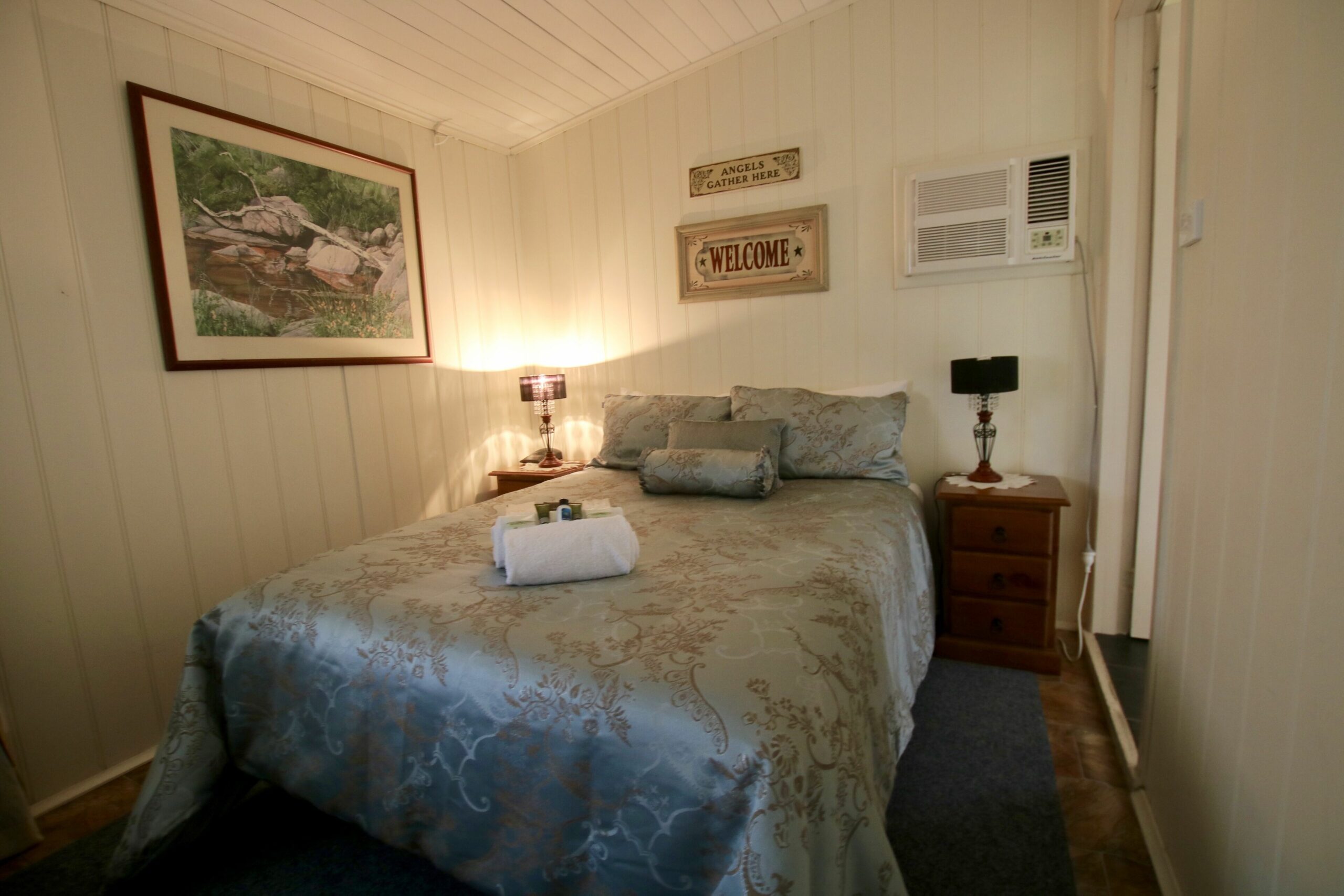 Historic Luxury Accommodation - Escape to Classic Country Charm