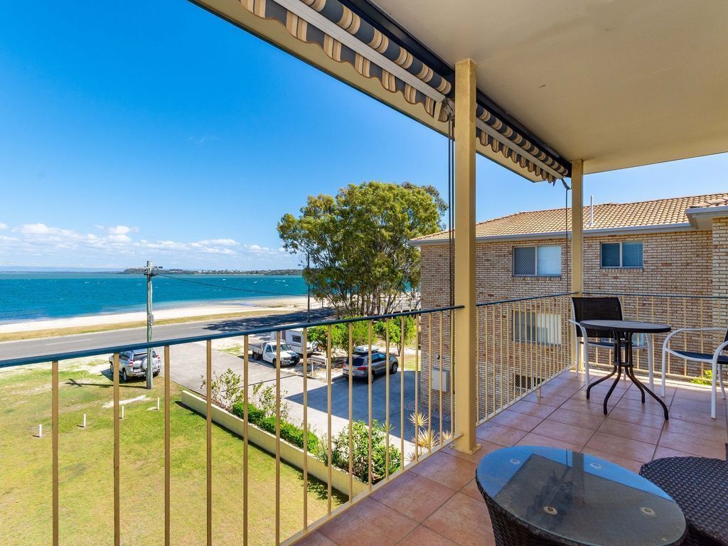 Fantastic Views From This top Floor Unit!