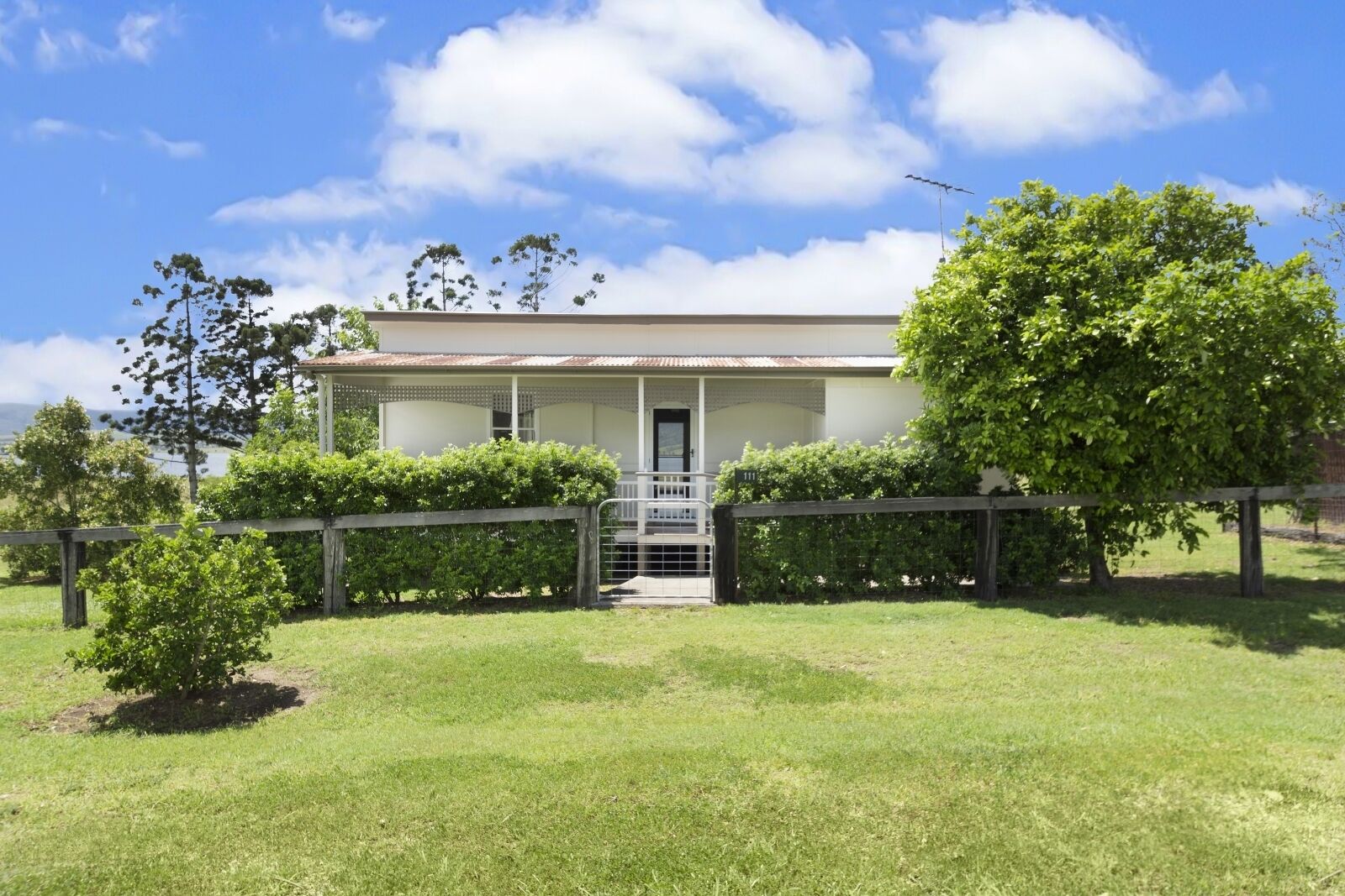 Somerset Dam Family Getaway - Holiday House in Hazeldean