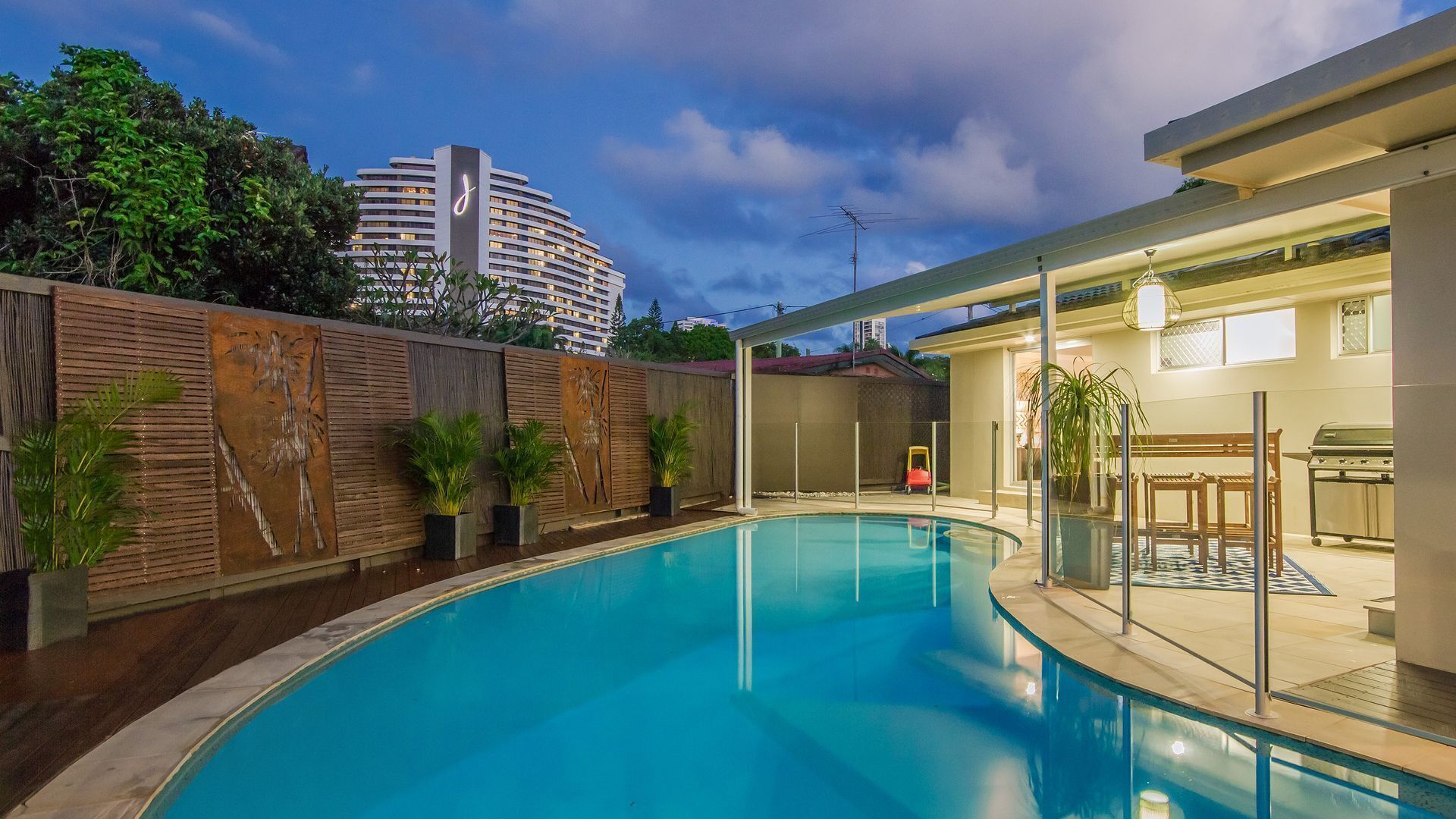 Vogue Holiday Homes - Laguna BAY @ Broadbeach