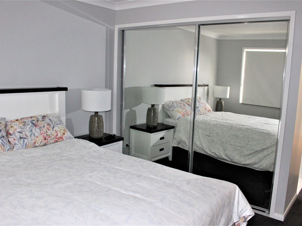 Michael's Place: Brand new Unit Close to Uni & CBD