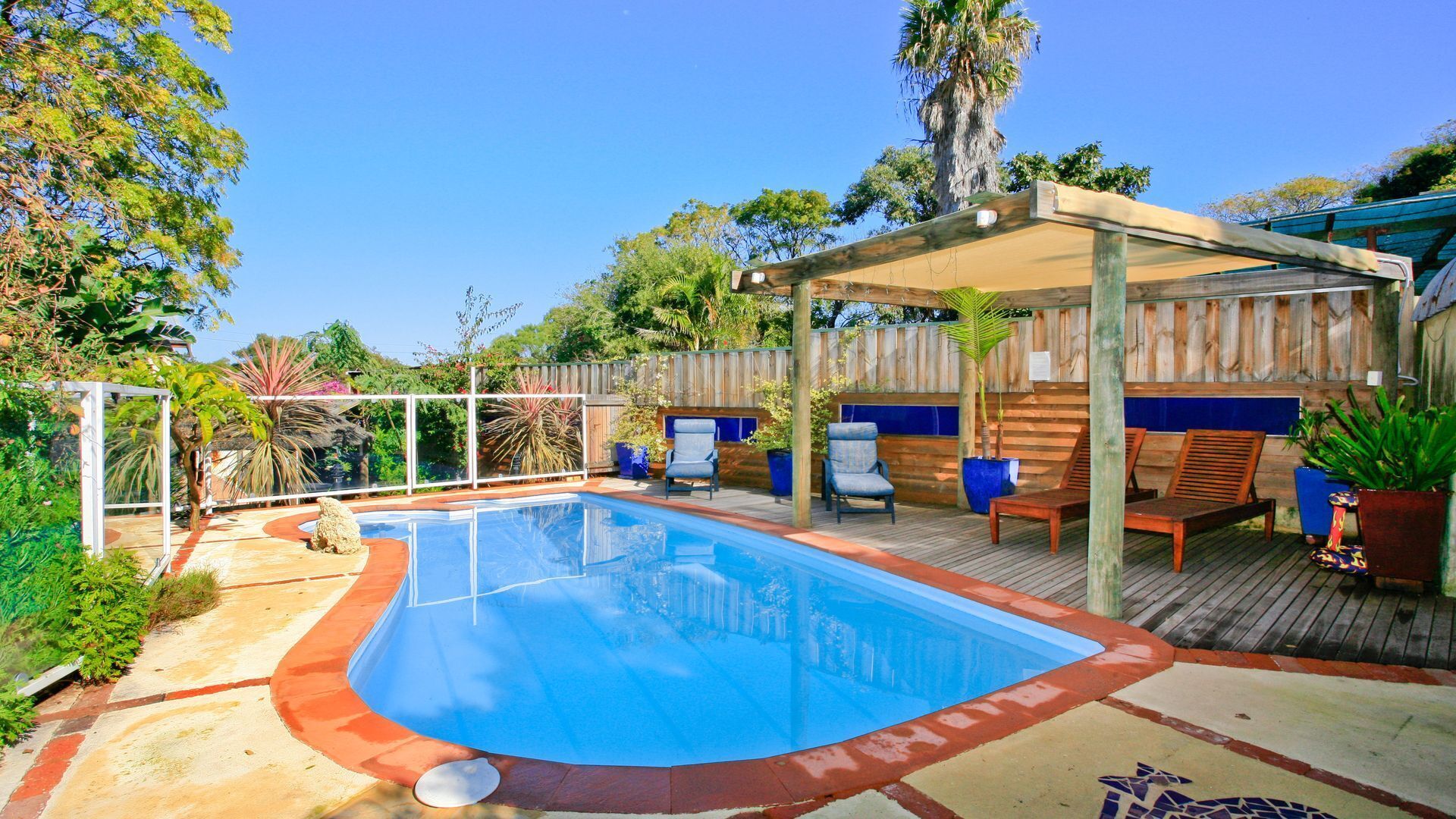 Mulberry Mansion - Fremantle. A Resort Style Holiday Home